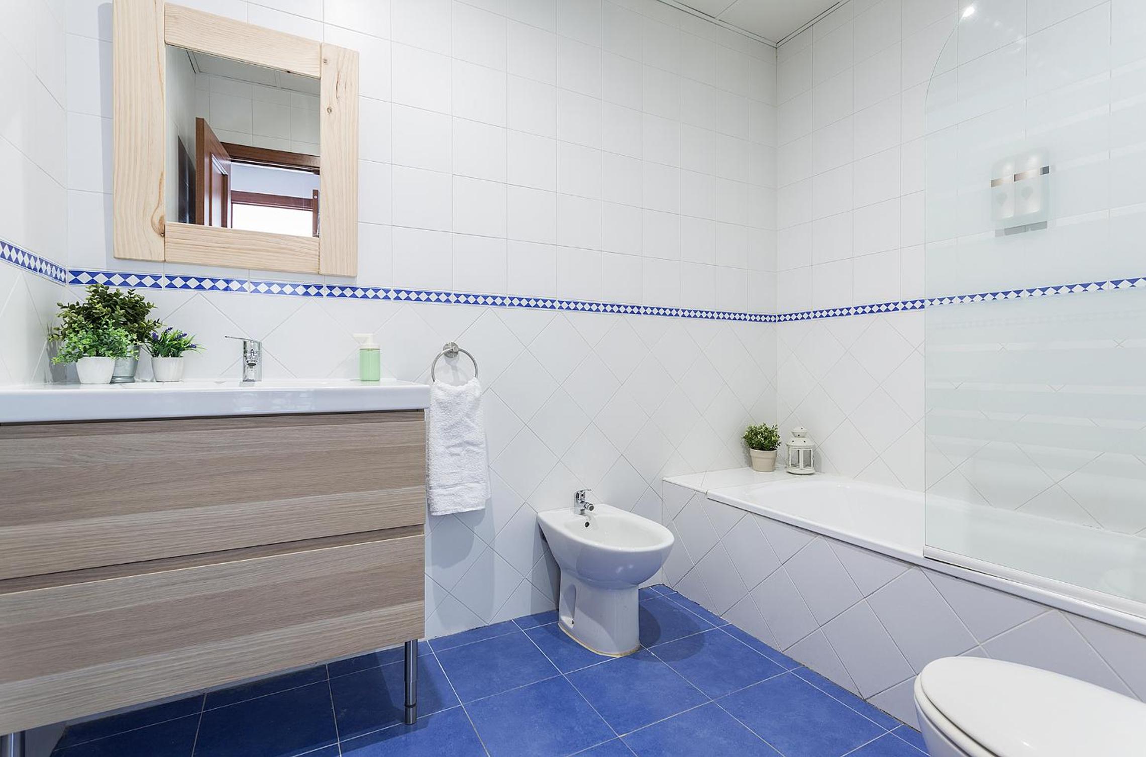 One-Bedroom Apartment with Terrace photo 2