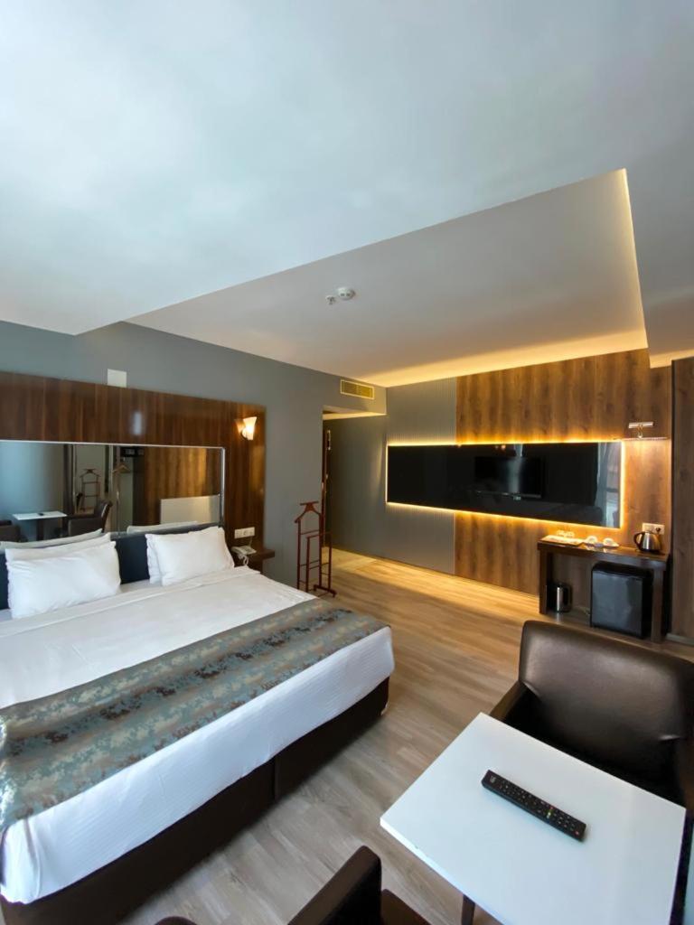Deluxe Double or Twin Room photo 2