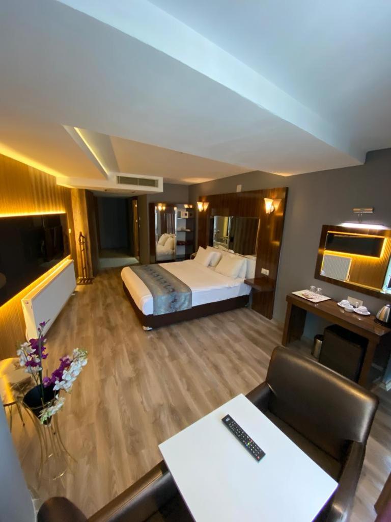 Deluxe Double or Twin Room photo 3