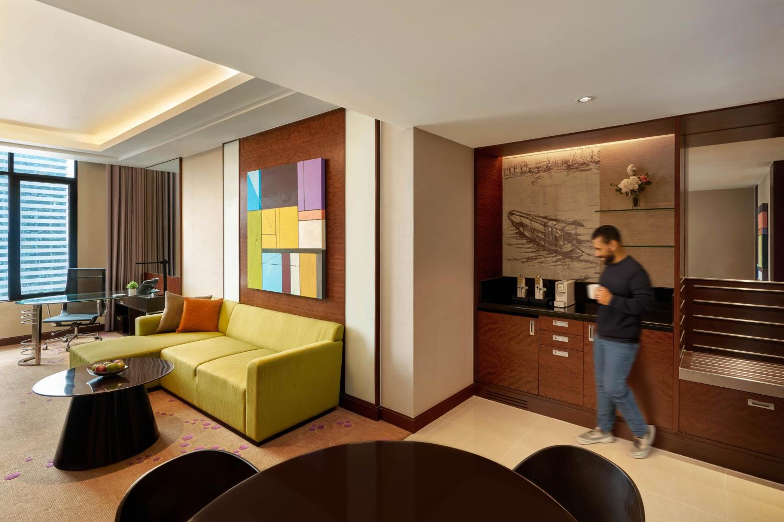 Executive Suite thumbnail 5