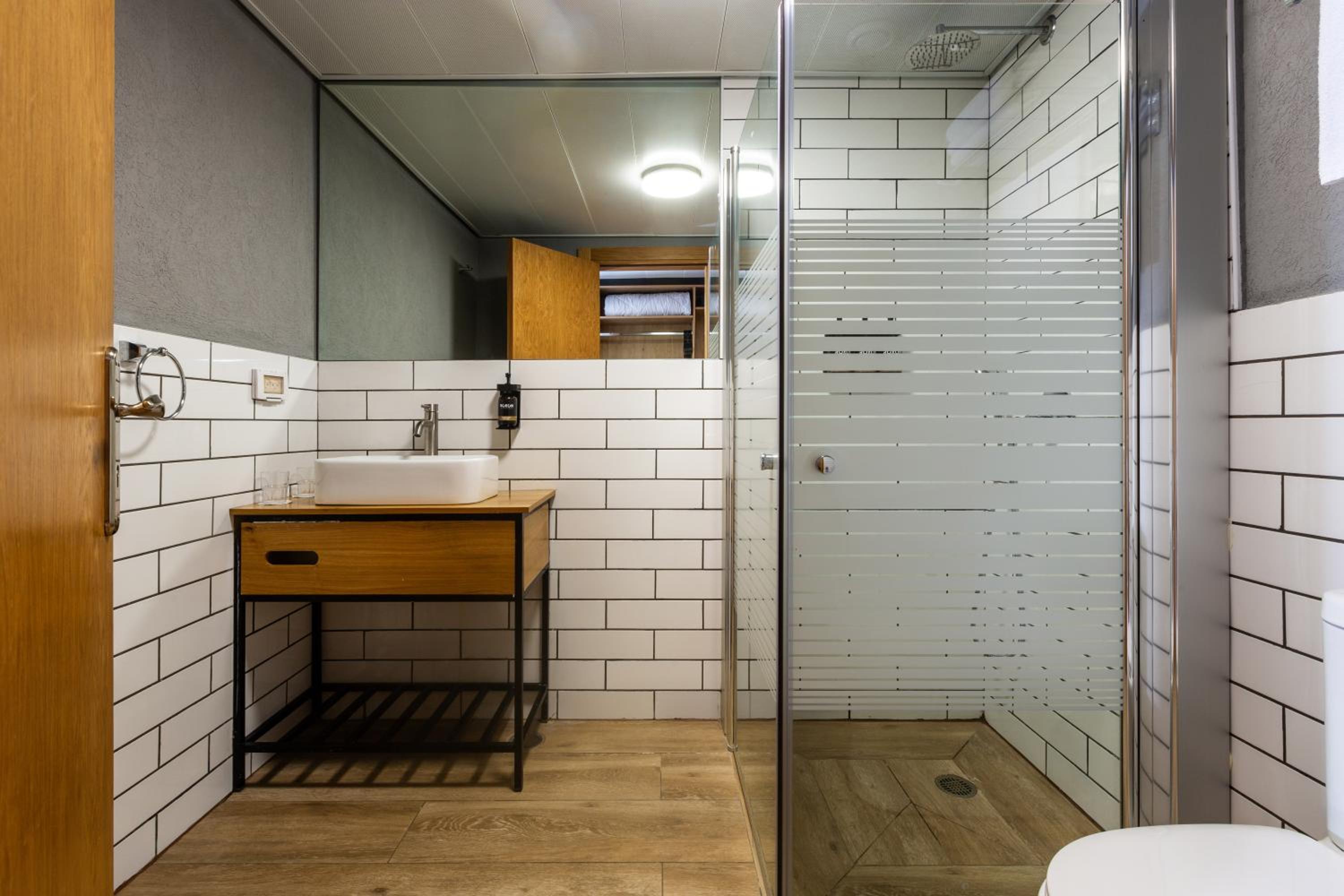 Standard Triple Room - Photo 4