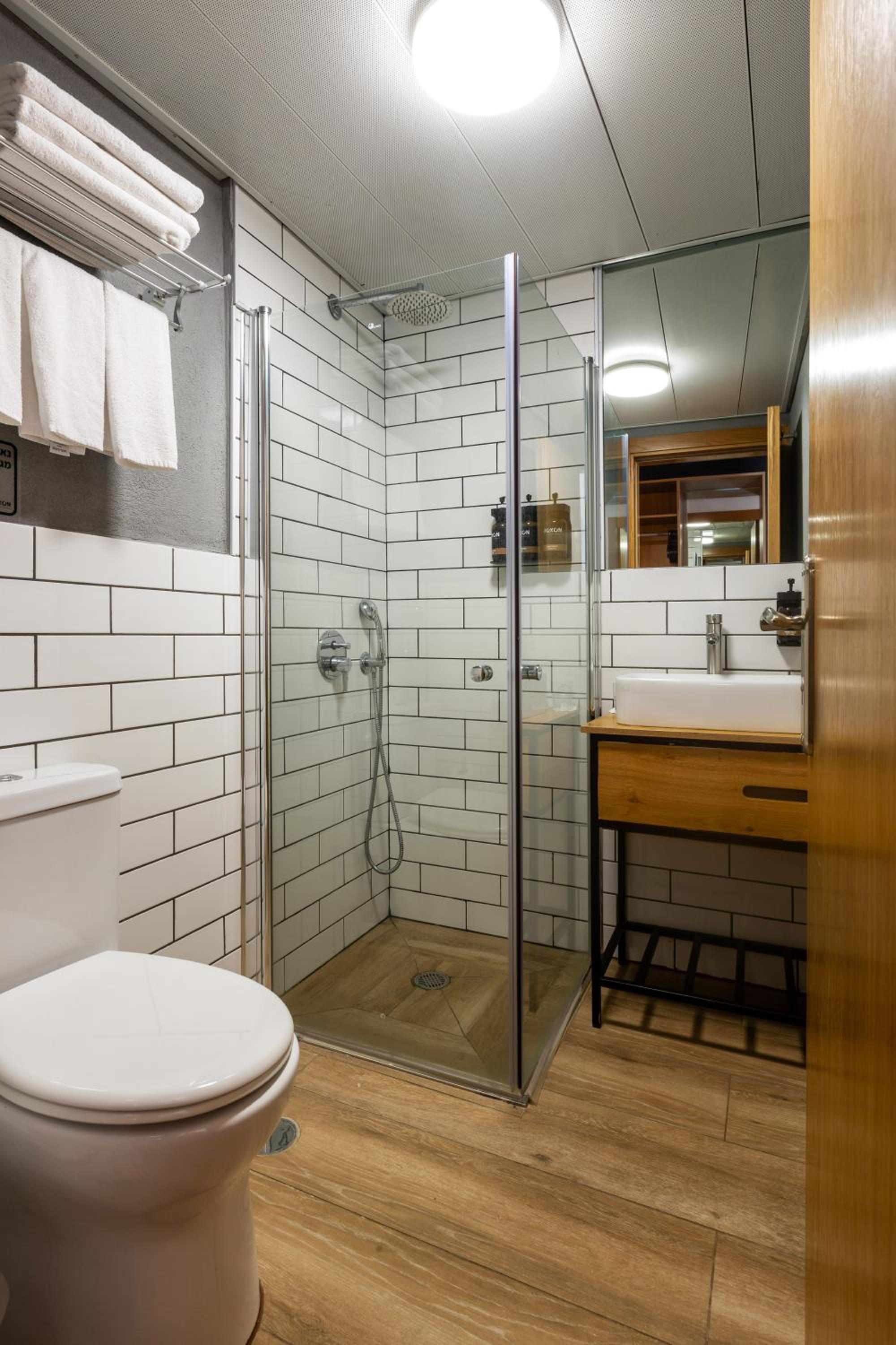 Standard Double Room - Photo 4