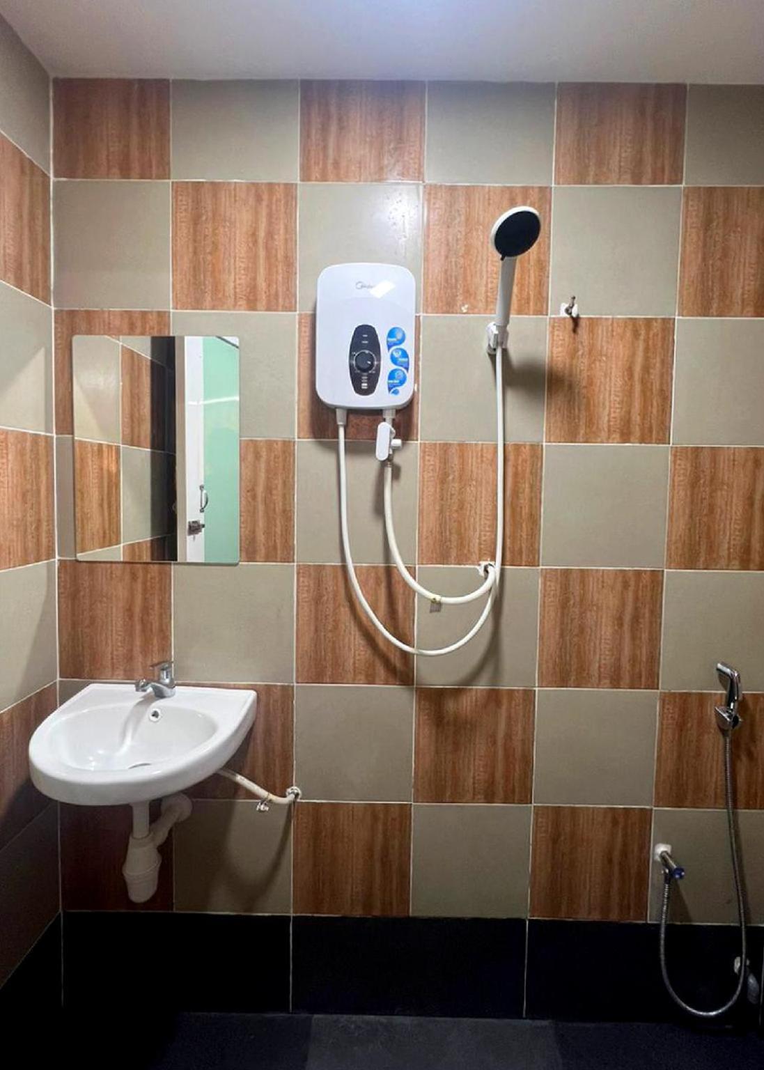 Double Room - Photo 6