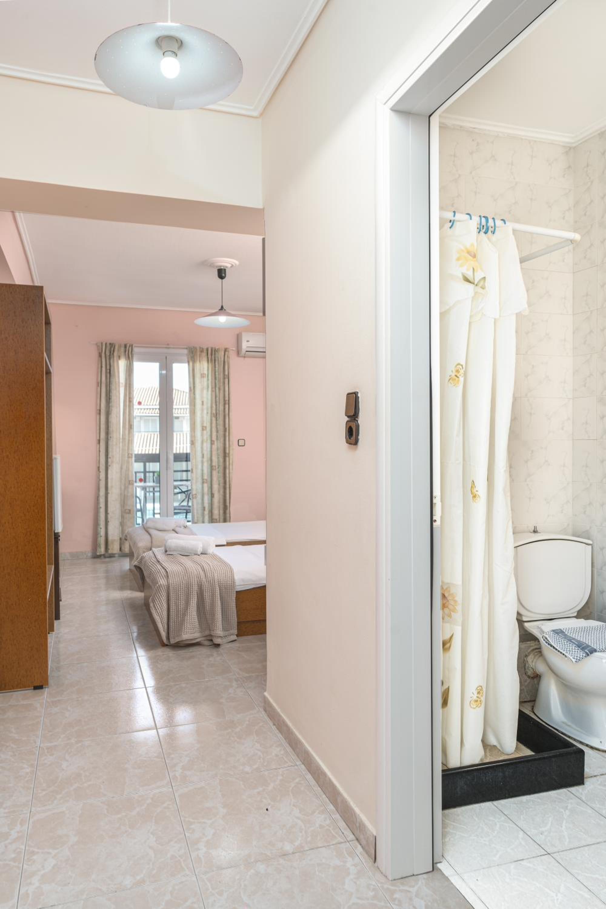 Standard Double or Twin Room photo 3