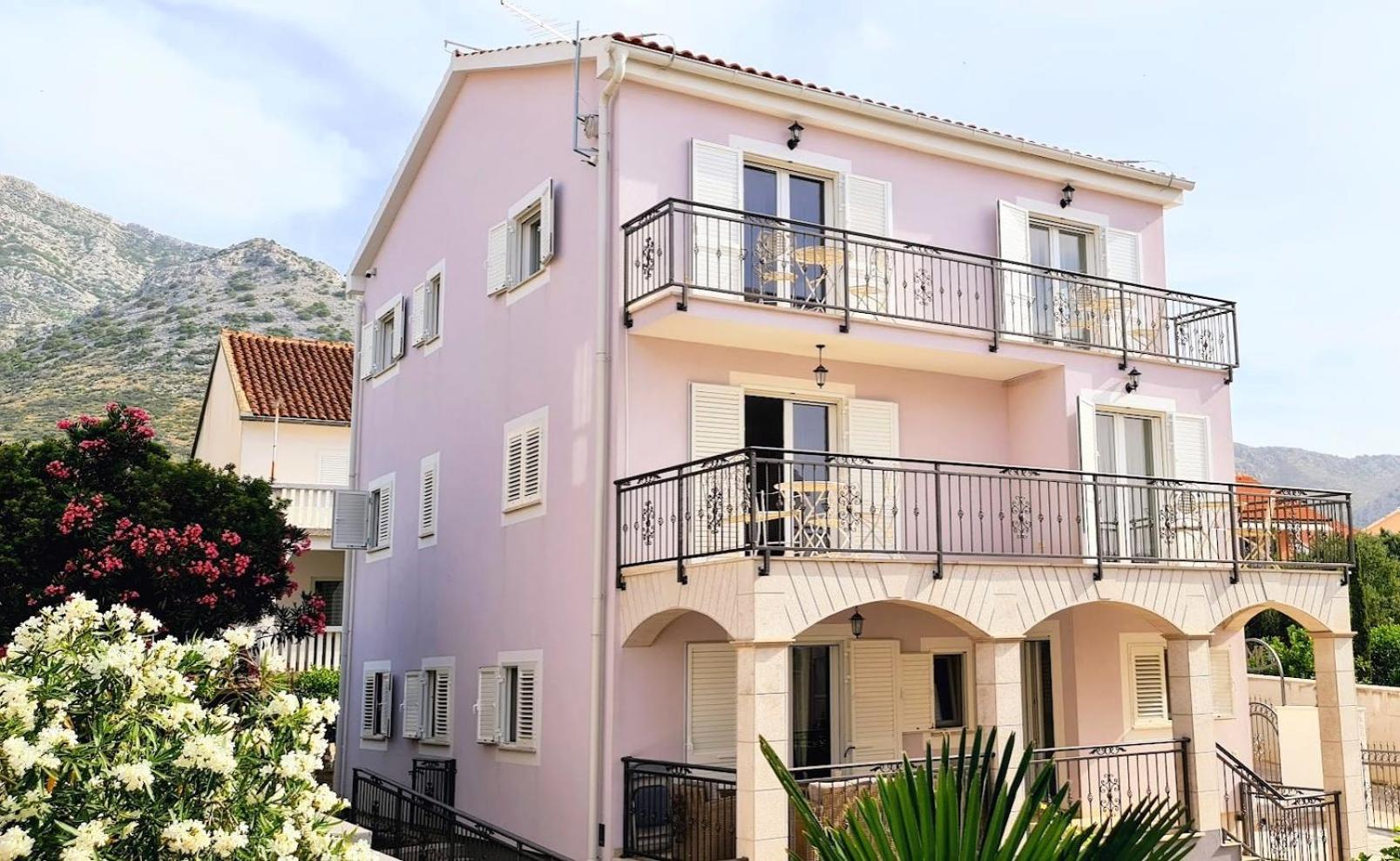 Apartment with Sea View photo 2