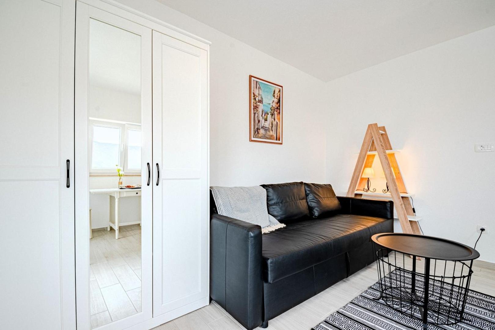 Studio Apartment photo 2