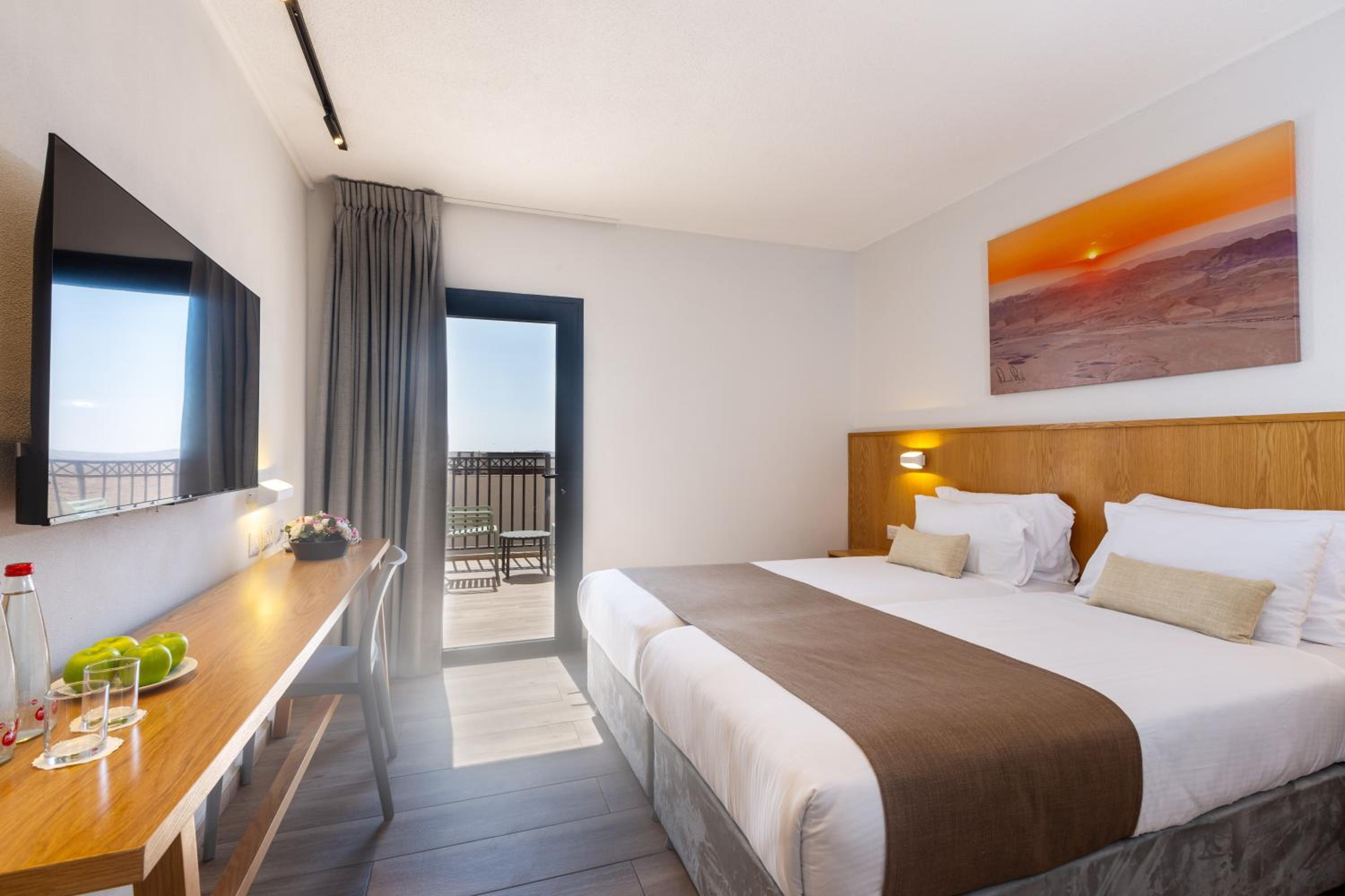 Tower Room with Balcony - Photo 2