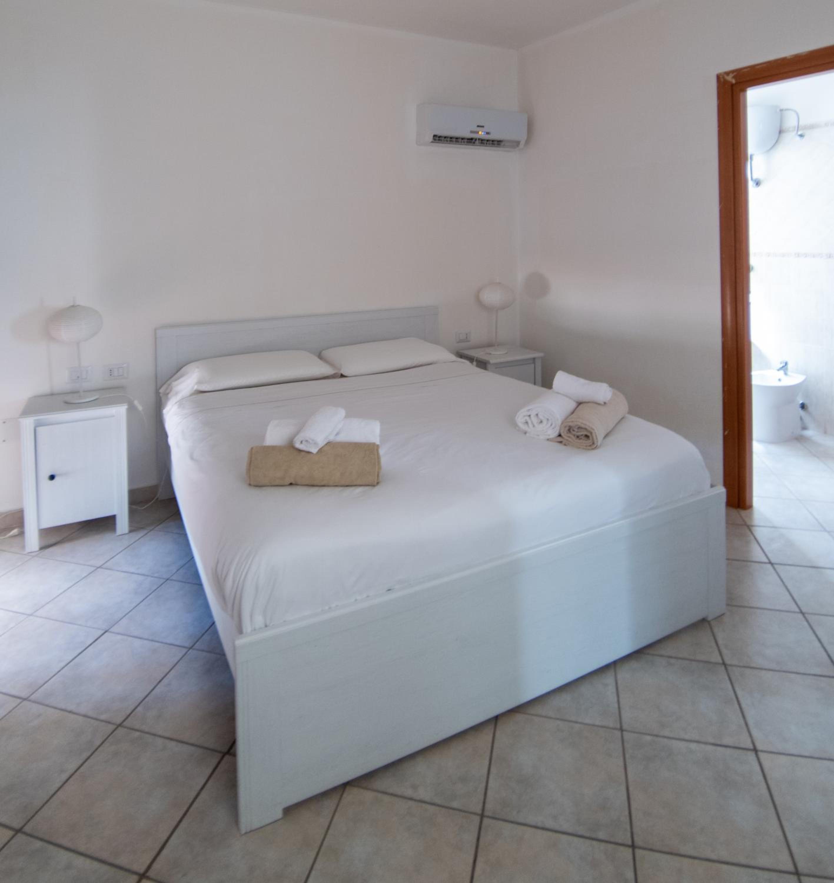 Standard Double Room - Photo 3