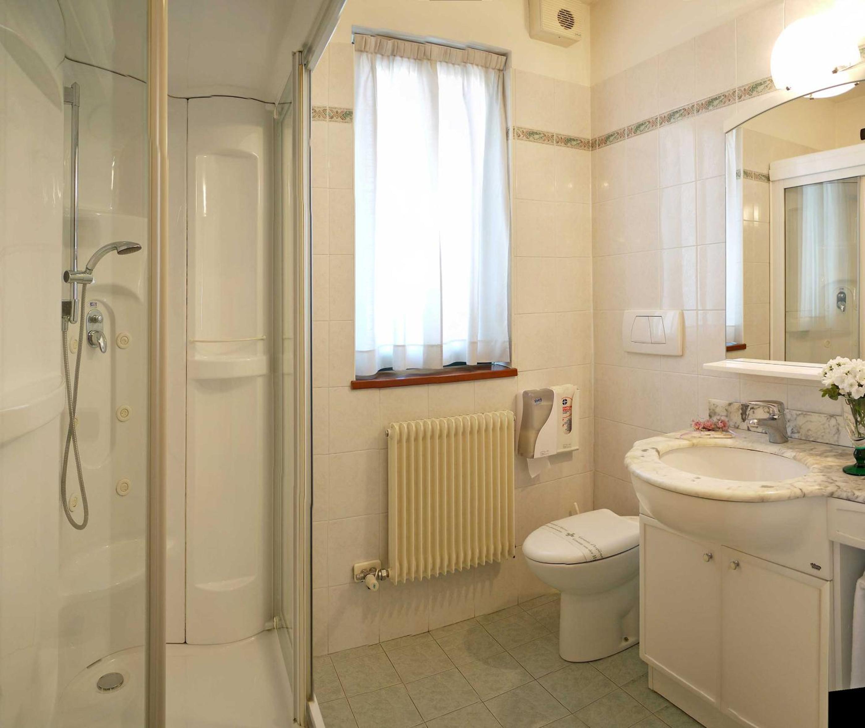 Superior Quadruple Room - Photo 4