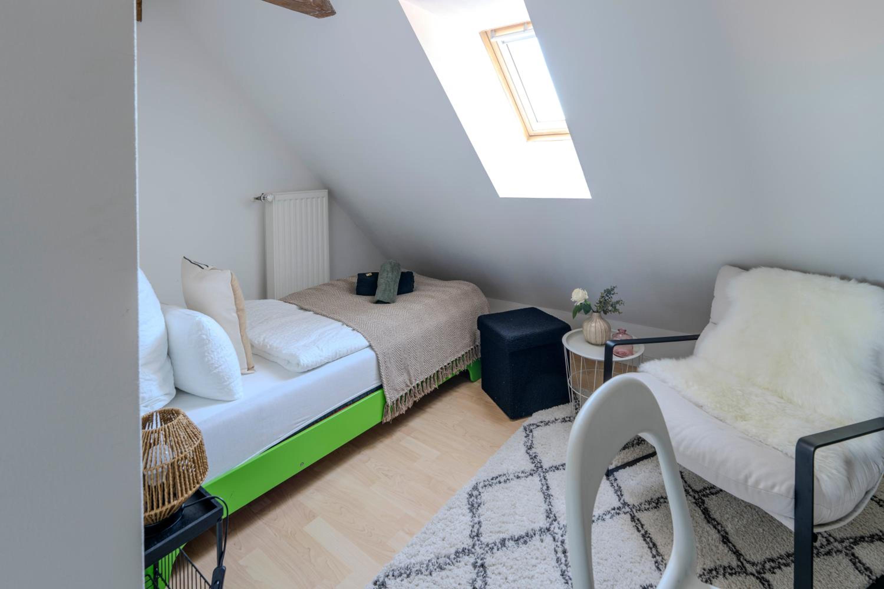 Single Room with Shared Bathroom
