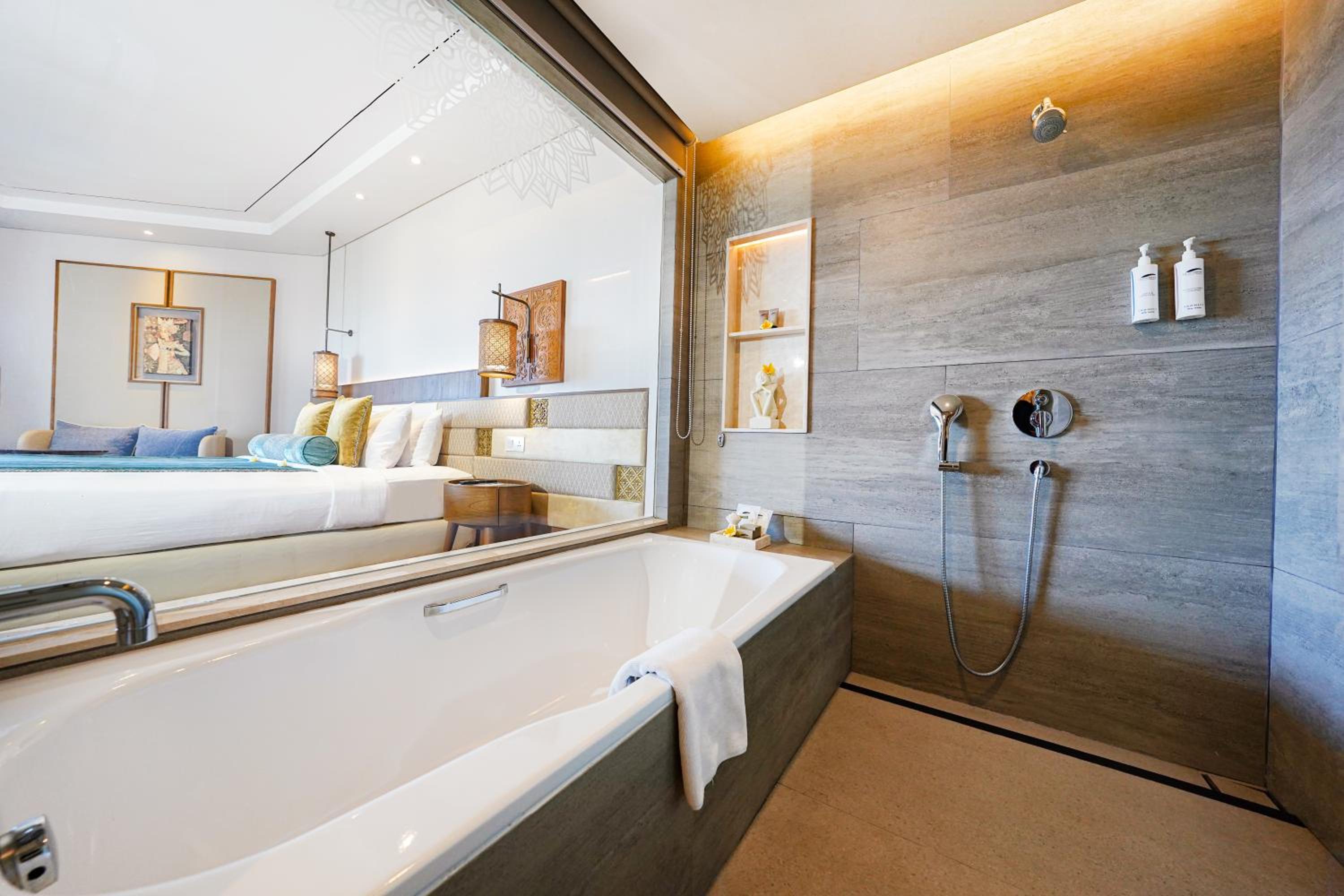Premiere Room - Pool Access - Photo 3