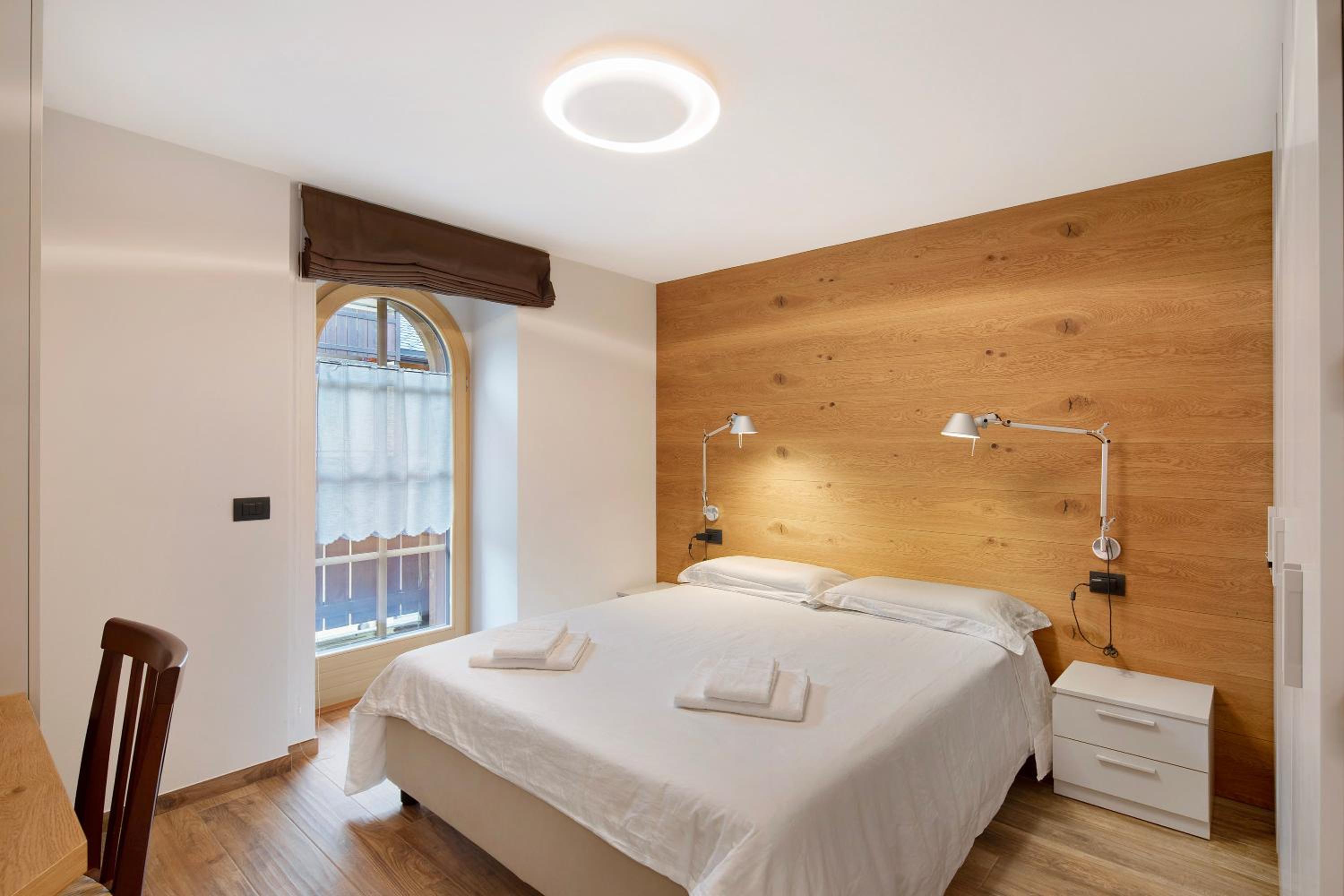 Two-Bedroom Deluxe Apartment with Balcony