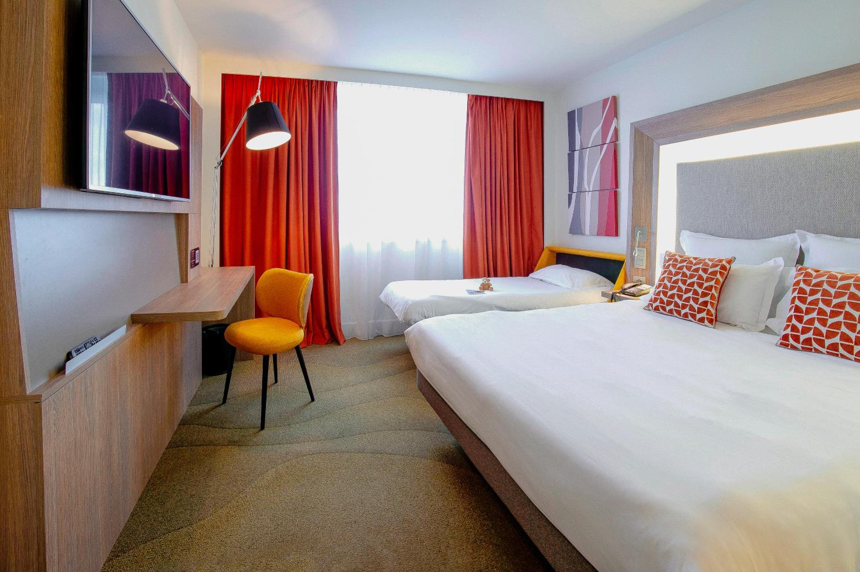 Classic Double Room with Sofa Bed - Photo 12