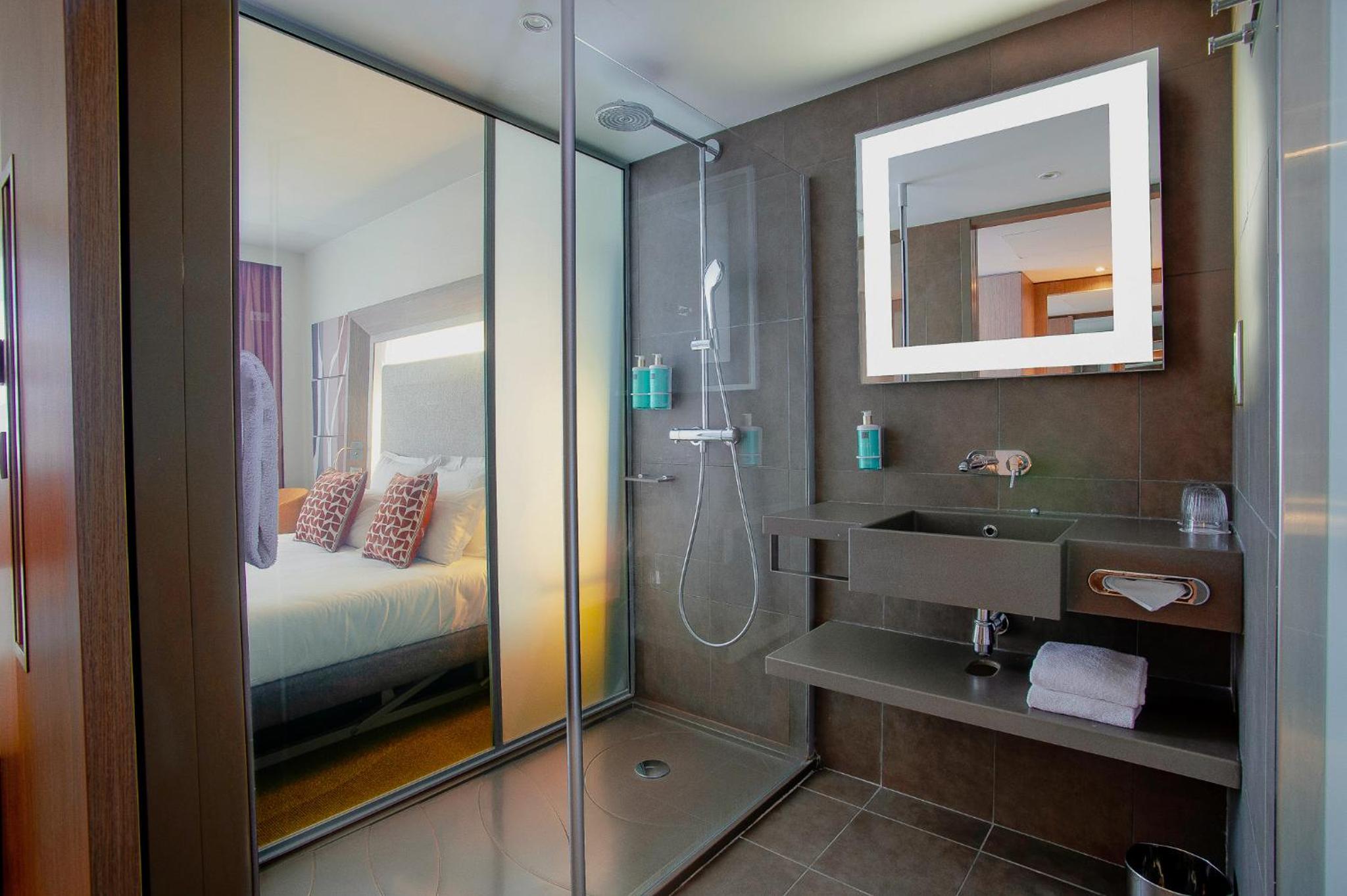 Classic Double Room with Sofa Bed - Photo 10