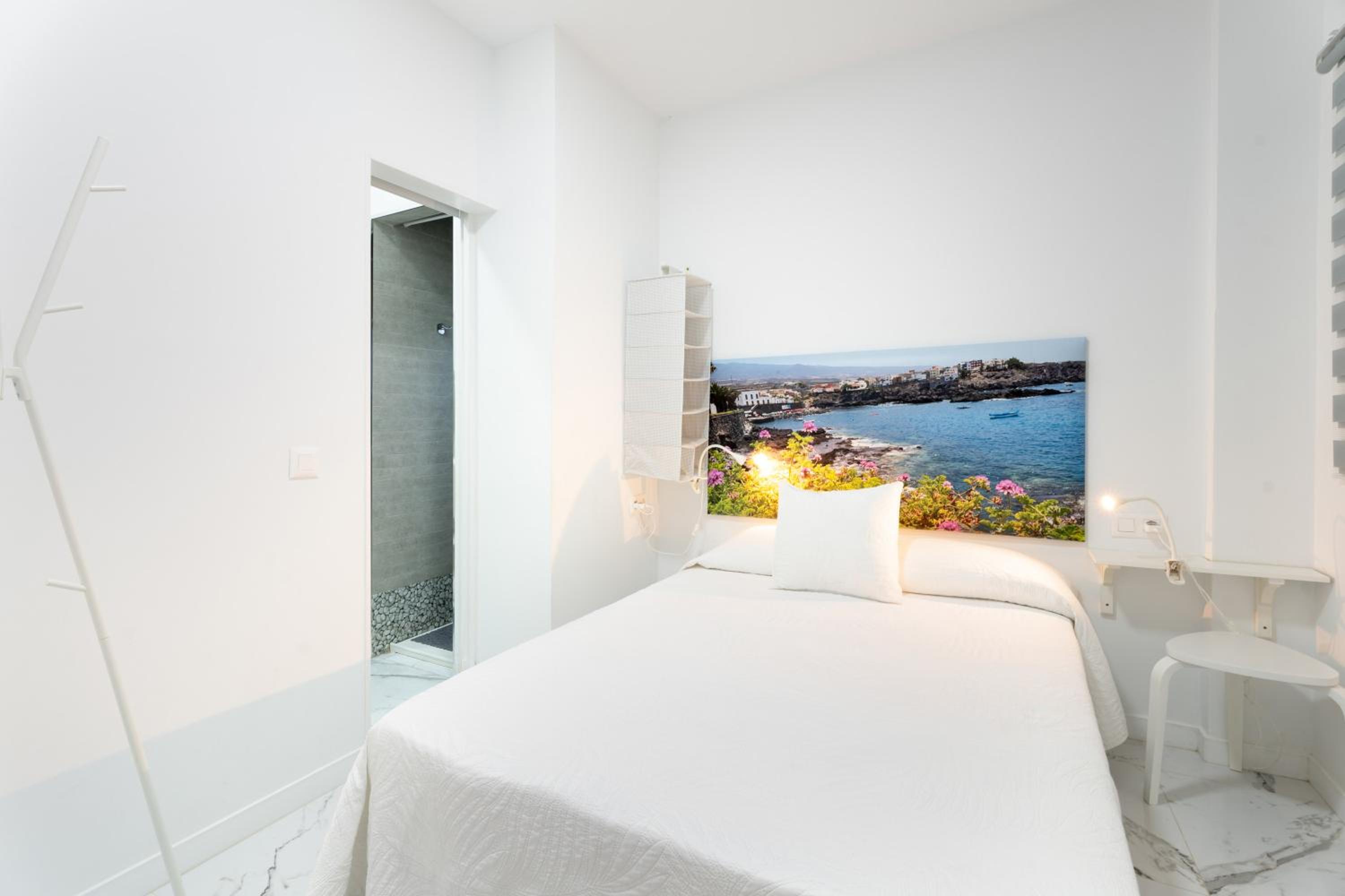 Deluxe Double Room with Shower photo 3
