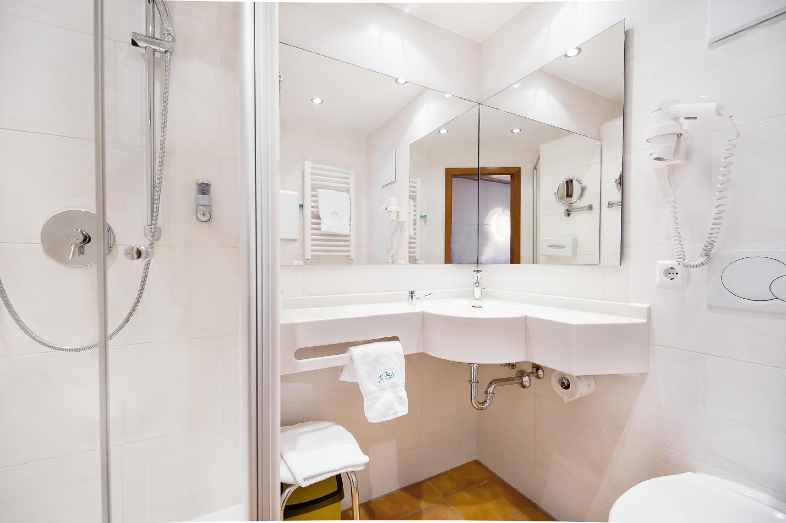 Double Room - Photo 8