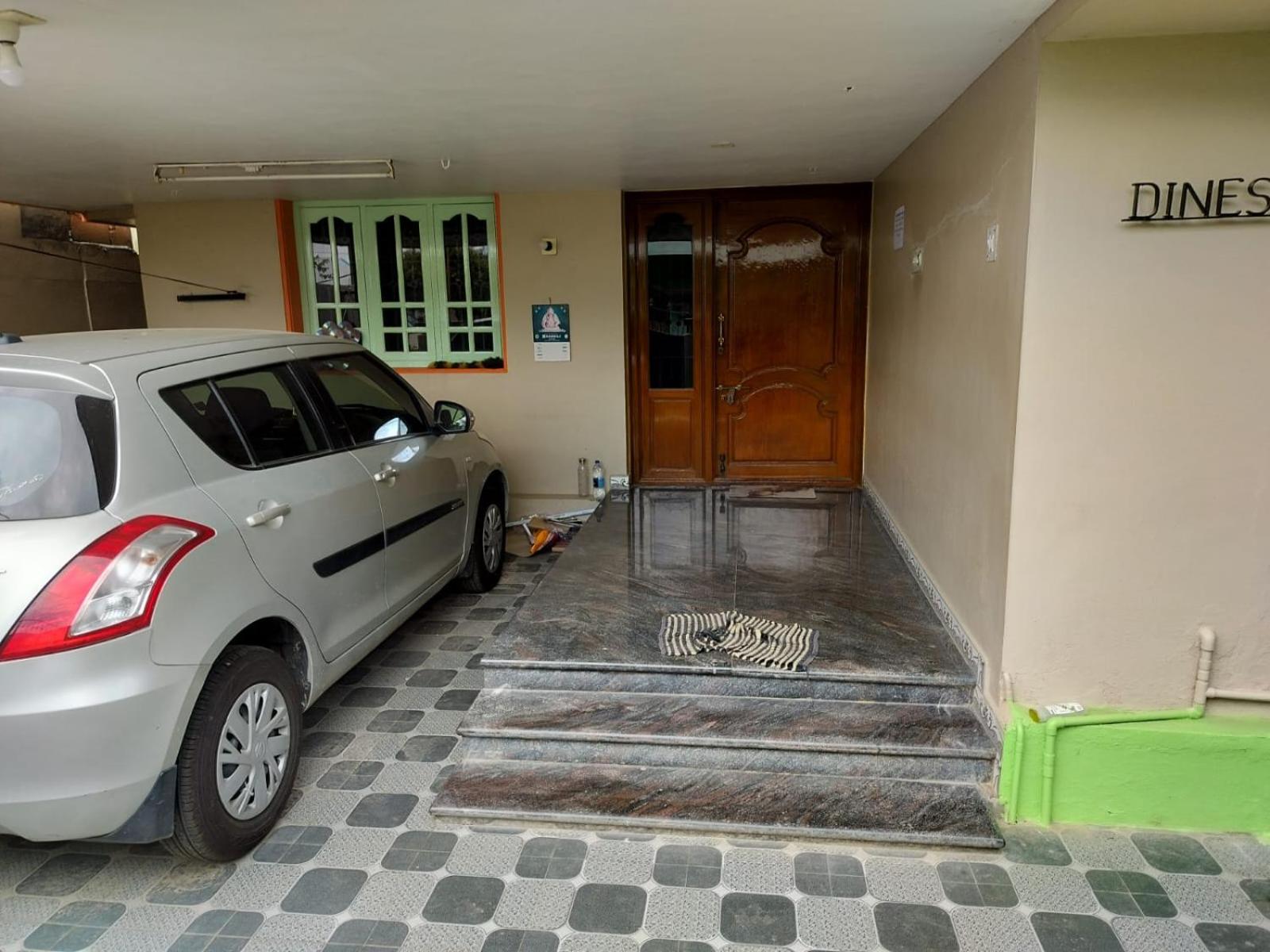 Two-Bedroom House photo 3