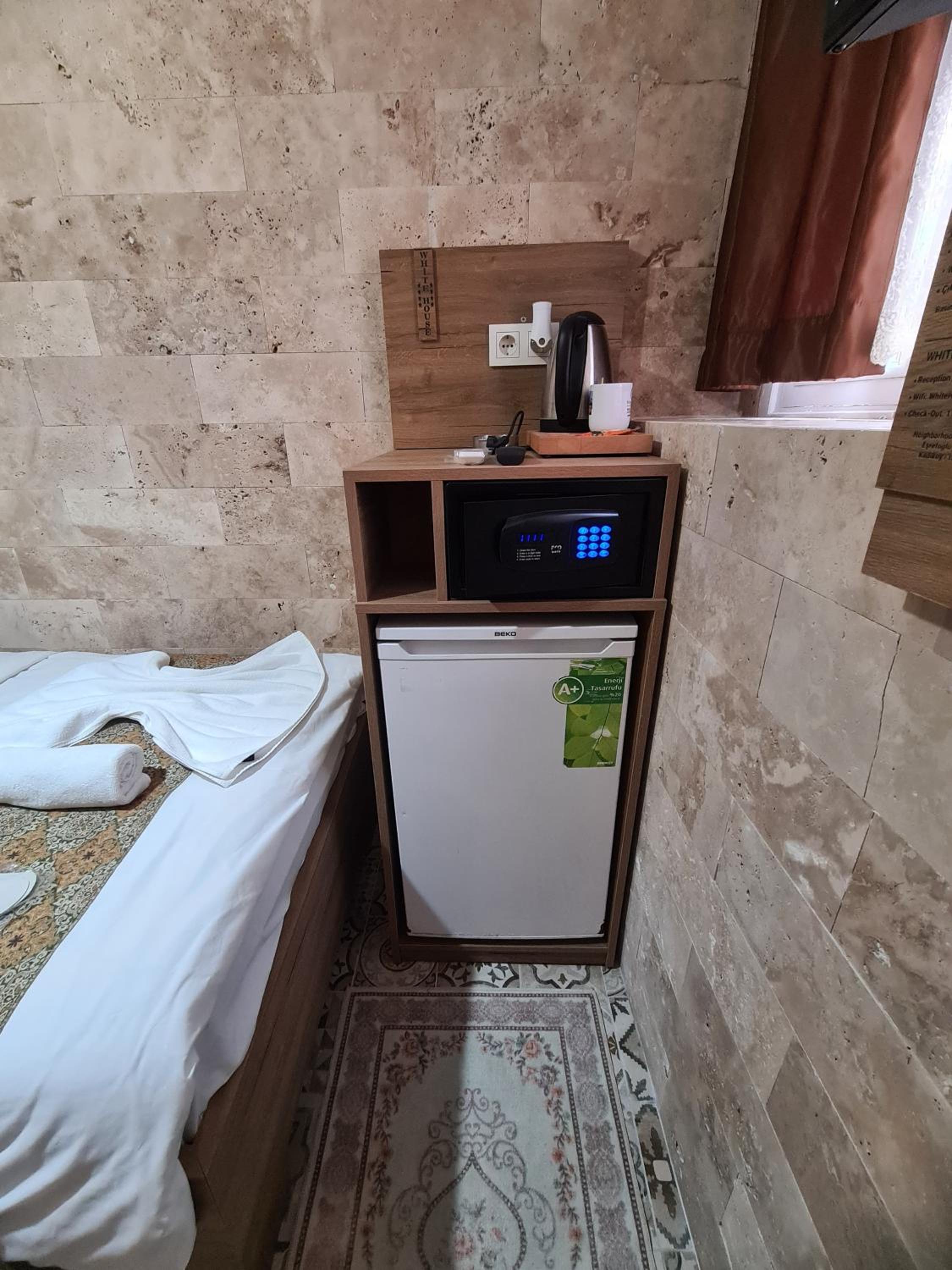 Standard Single Room with Shower photo 1