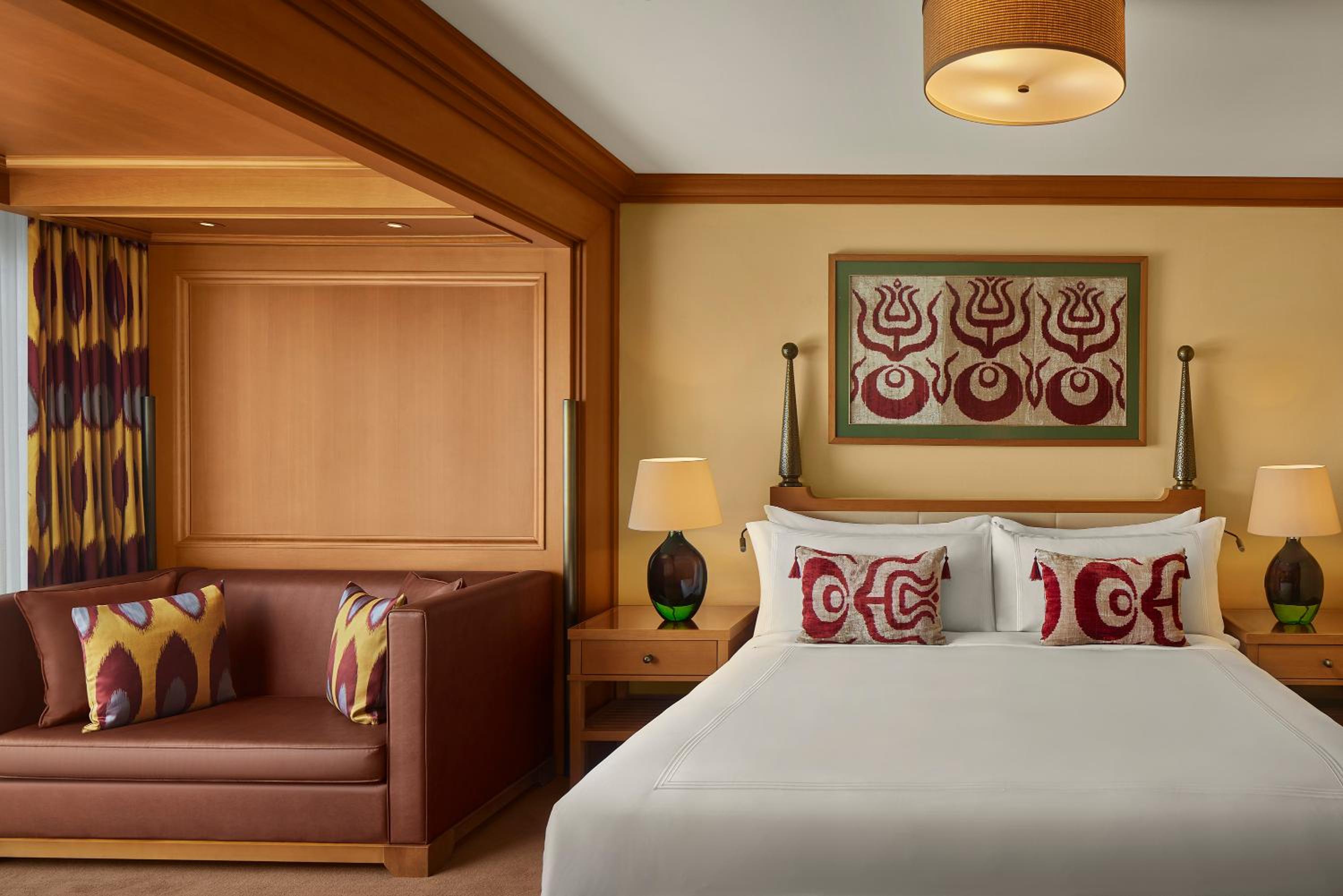 Two Bedroom Corner Suite thumbnail 5