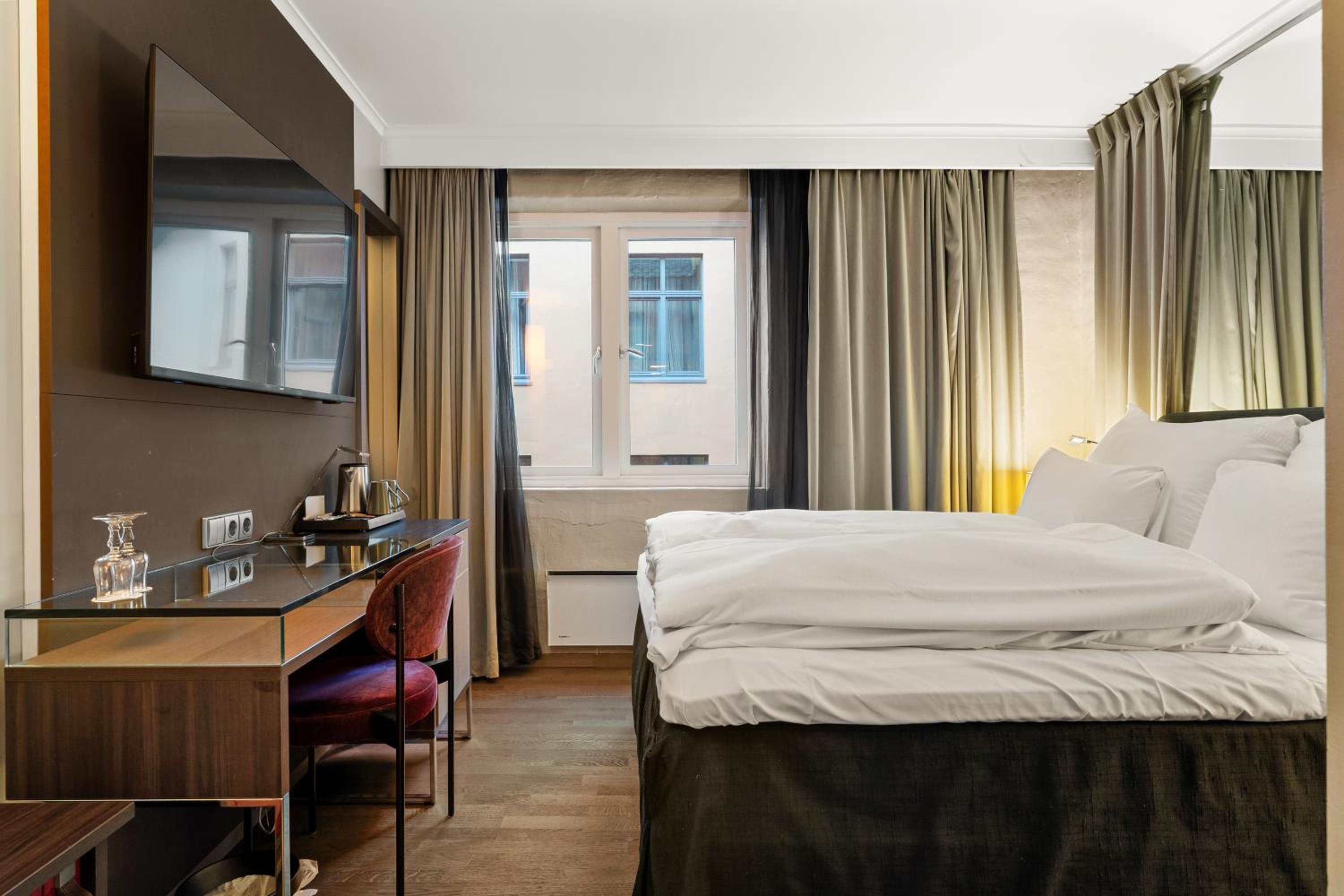 Standard Double or Twin Room - Photo 4