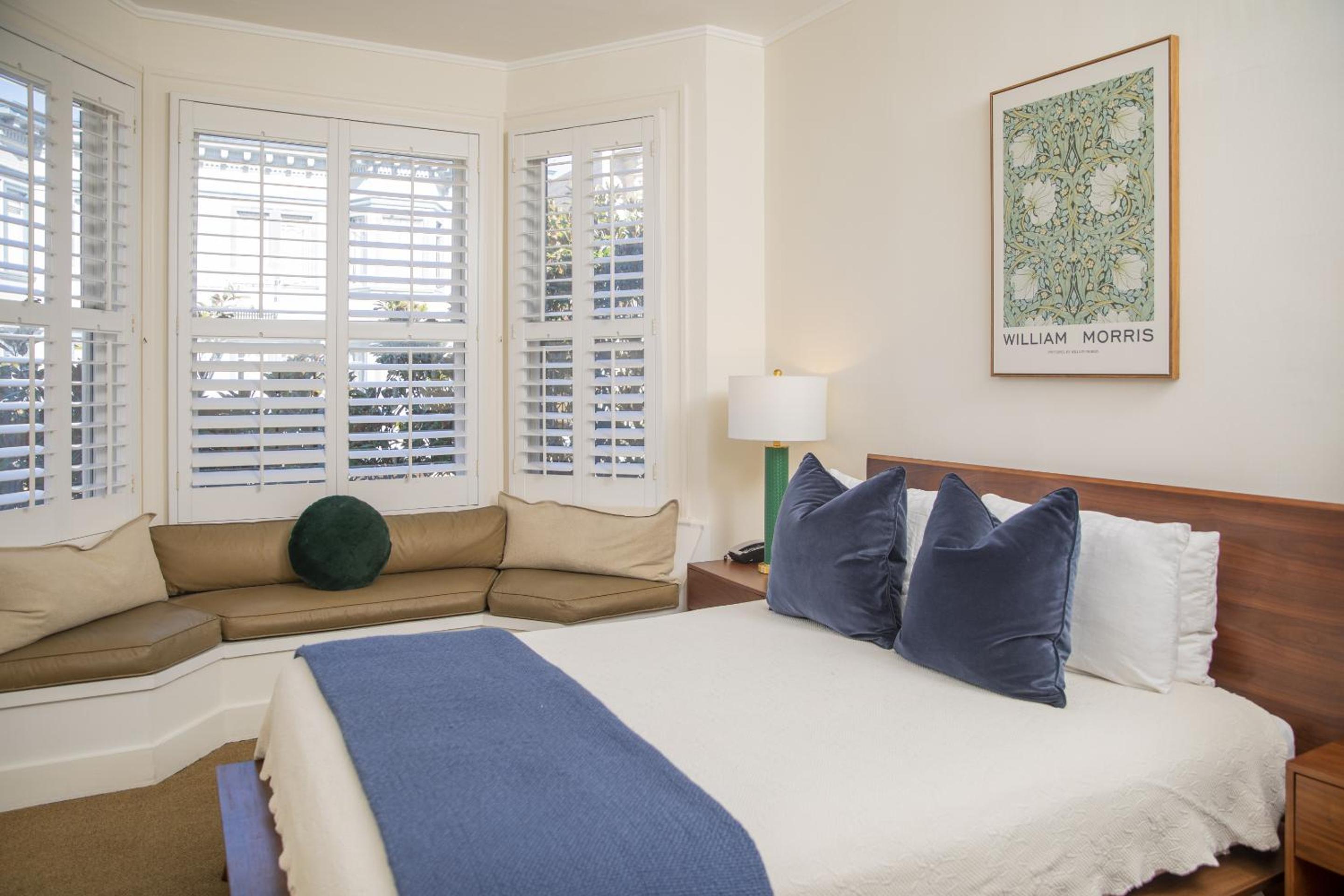 Standard Queen Room - Photo 28