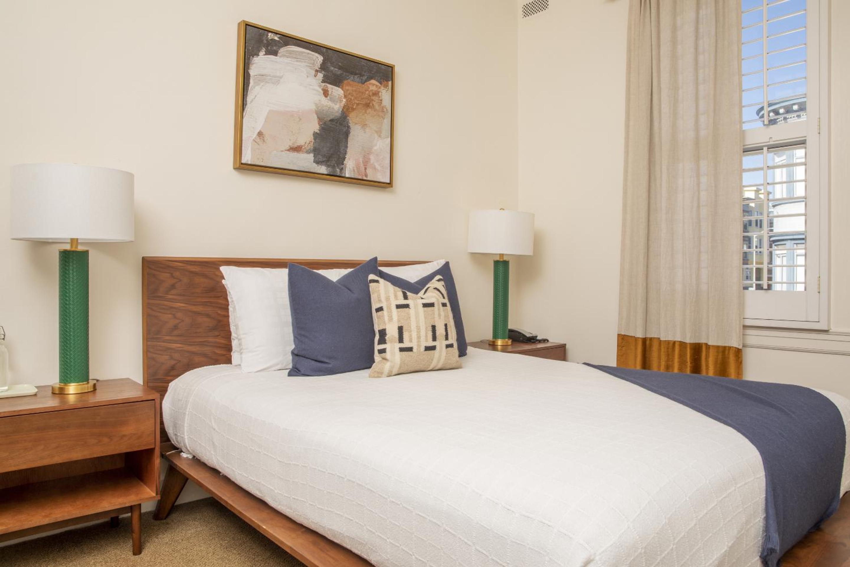 Standard Queen Room - Photo 3