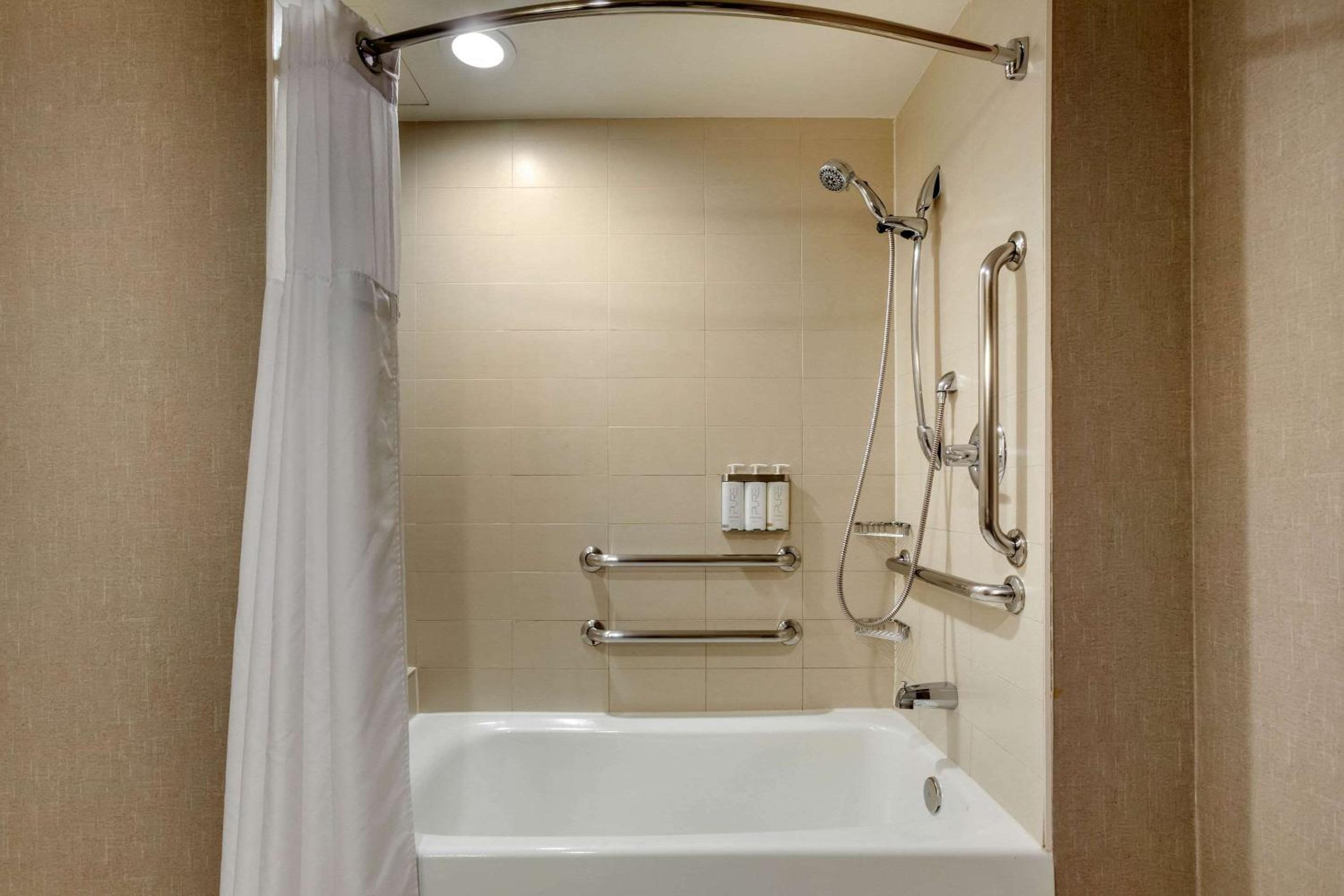 Suite with Two Queen Beds - Accessible/Non-Smoking - Photo 2
