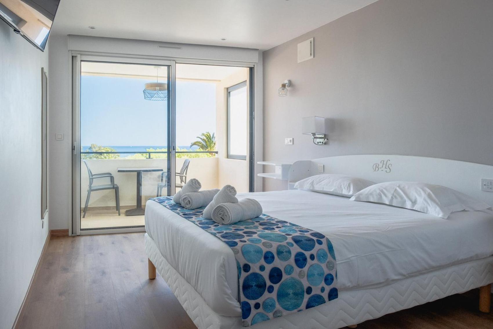 Double Room with Balcony and Sea View