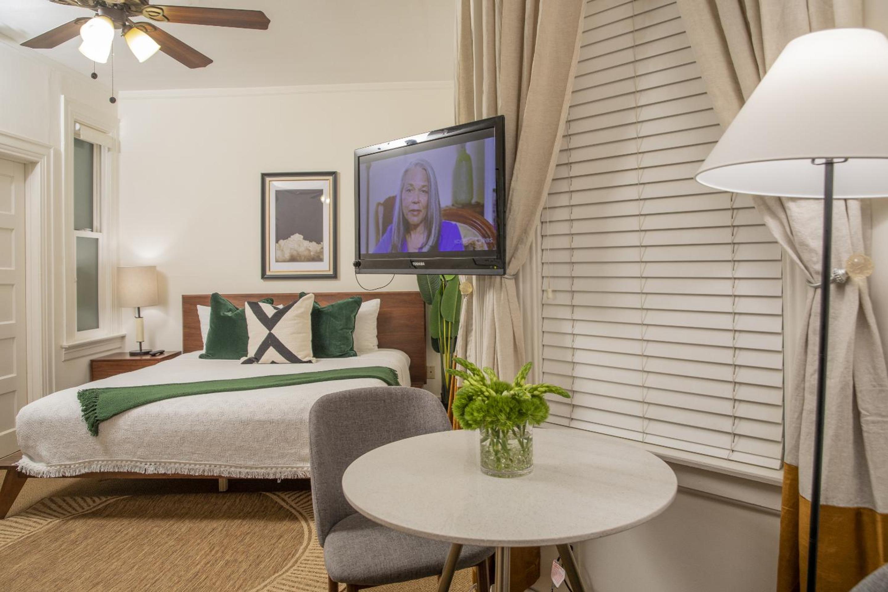Superior King Room - Photo 2