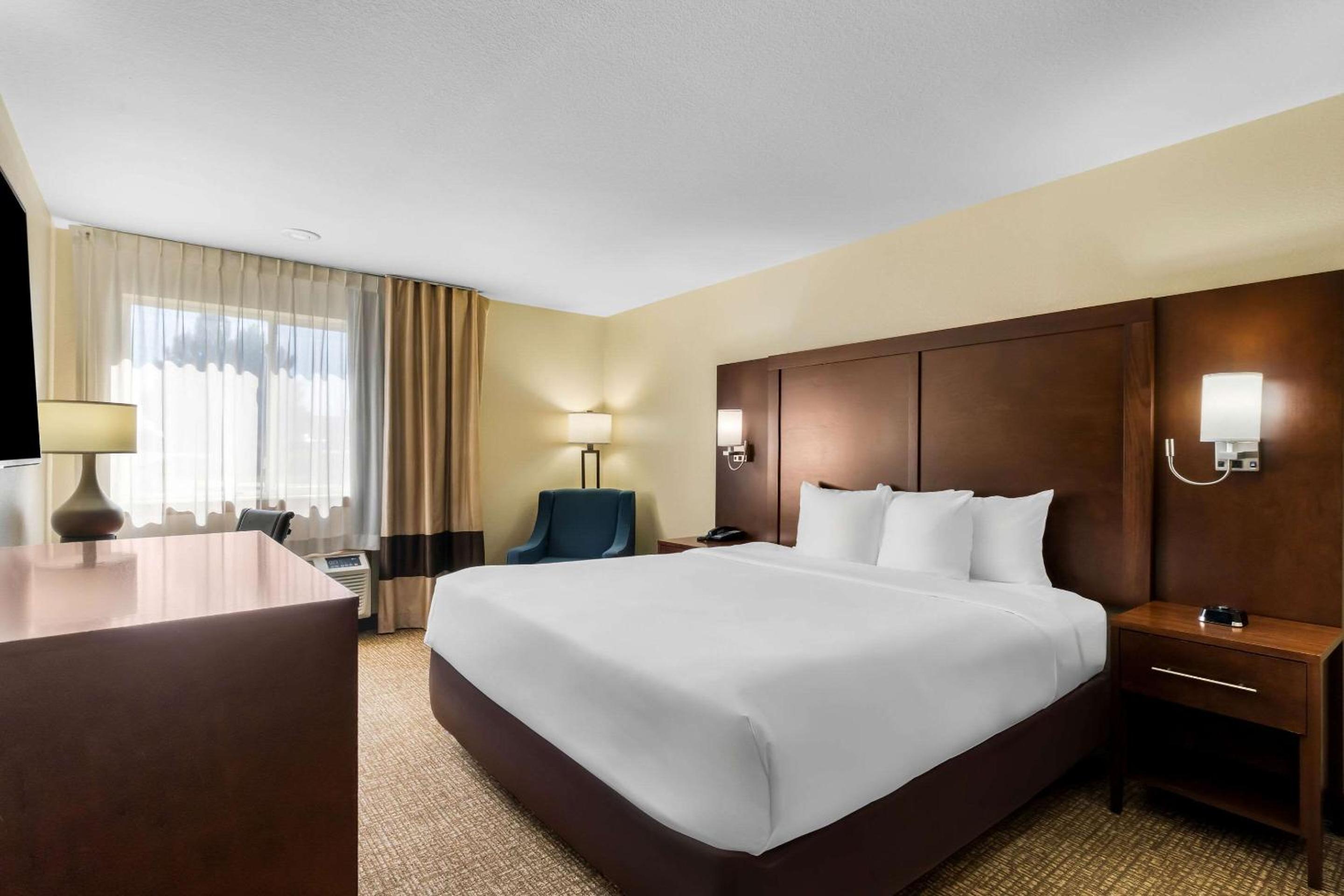 King Room - Accessible/Non-Smoking - Photo 1
