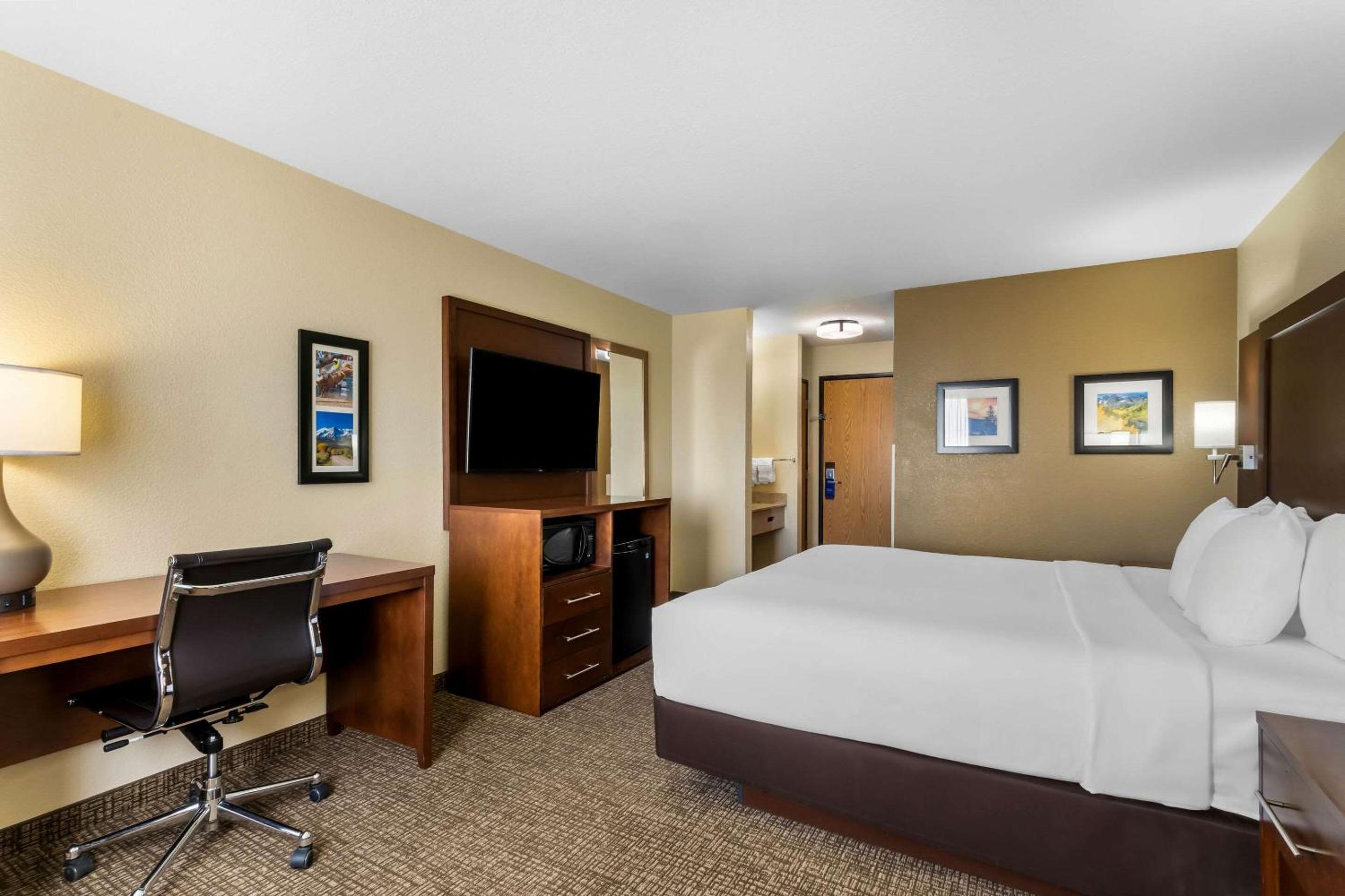 King Room - Non-Smoking - Photo 1