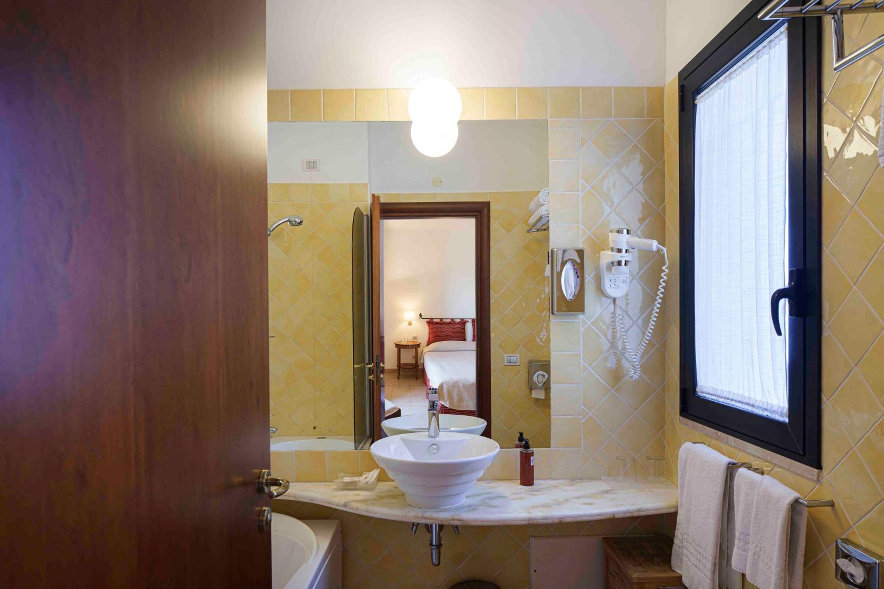 Superior Double Room with Garden View - Photo 19