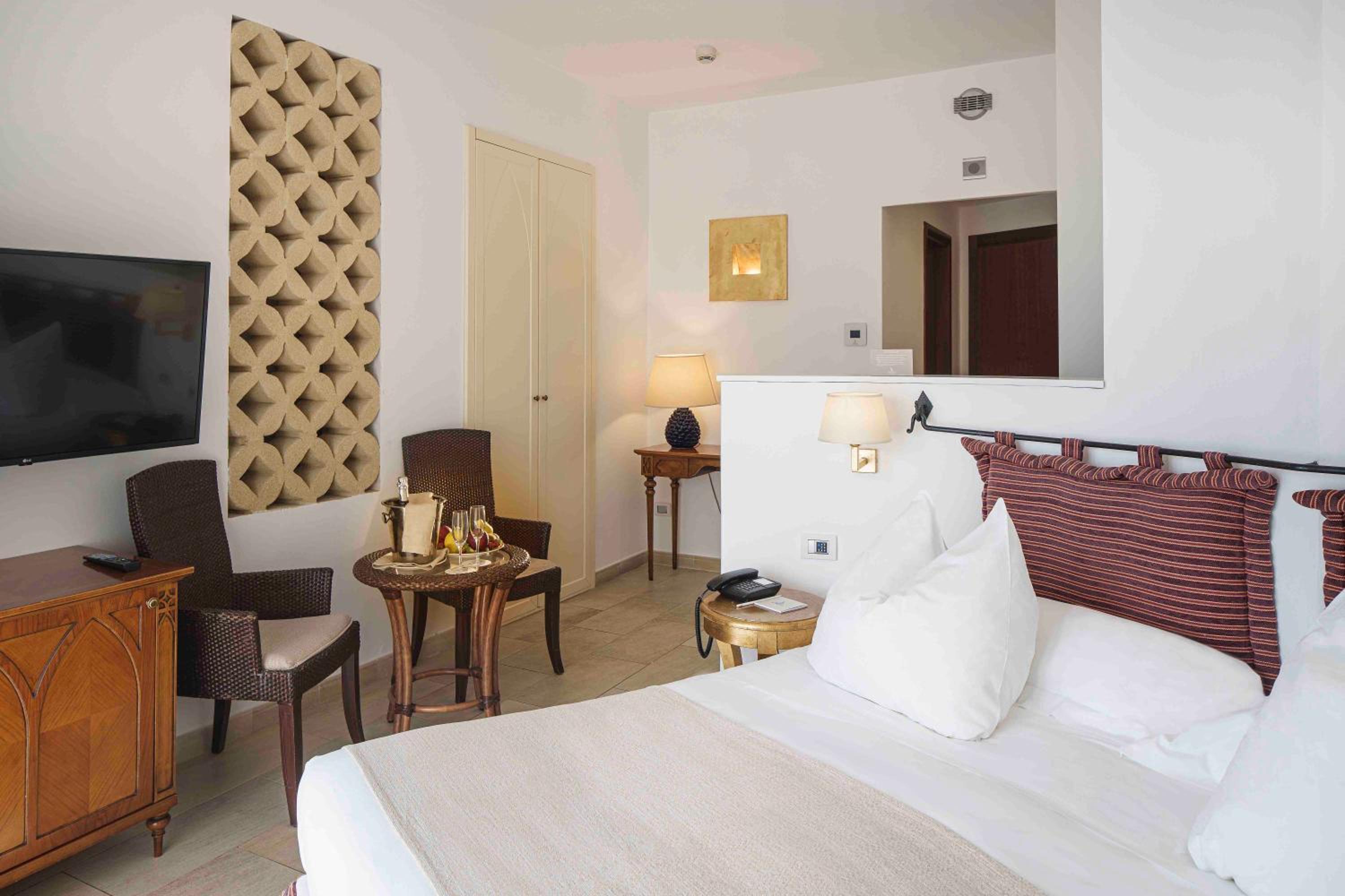 Prestige with Sea View - Photo 8