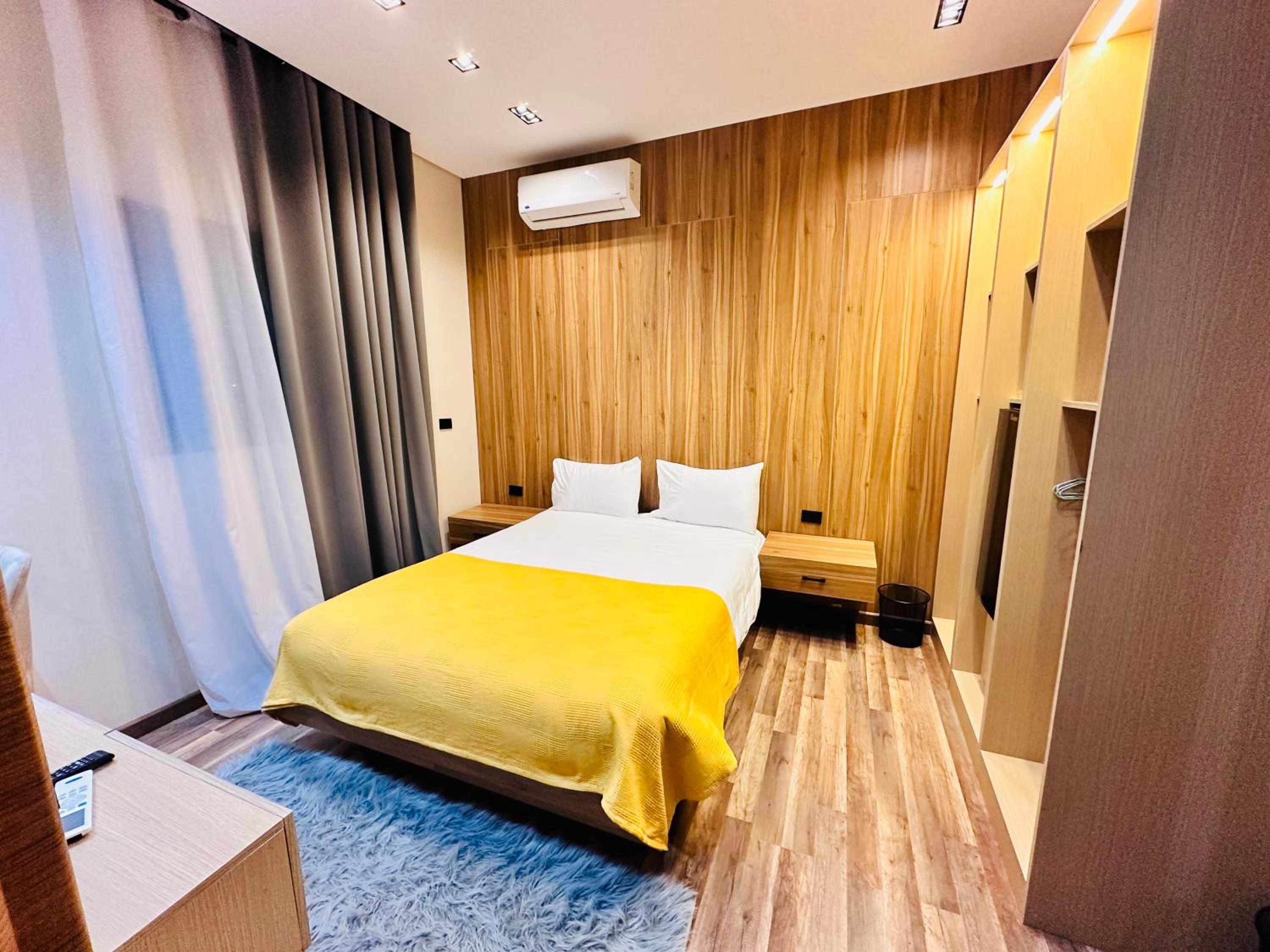 Deluxe Room (2 Adults + 1 Child) photo 1