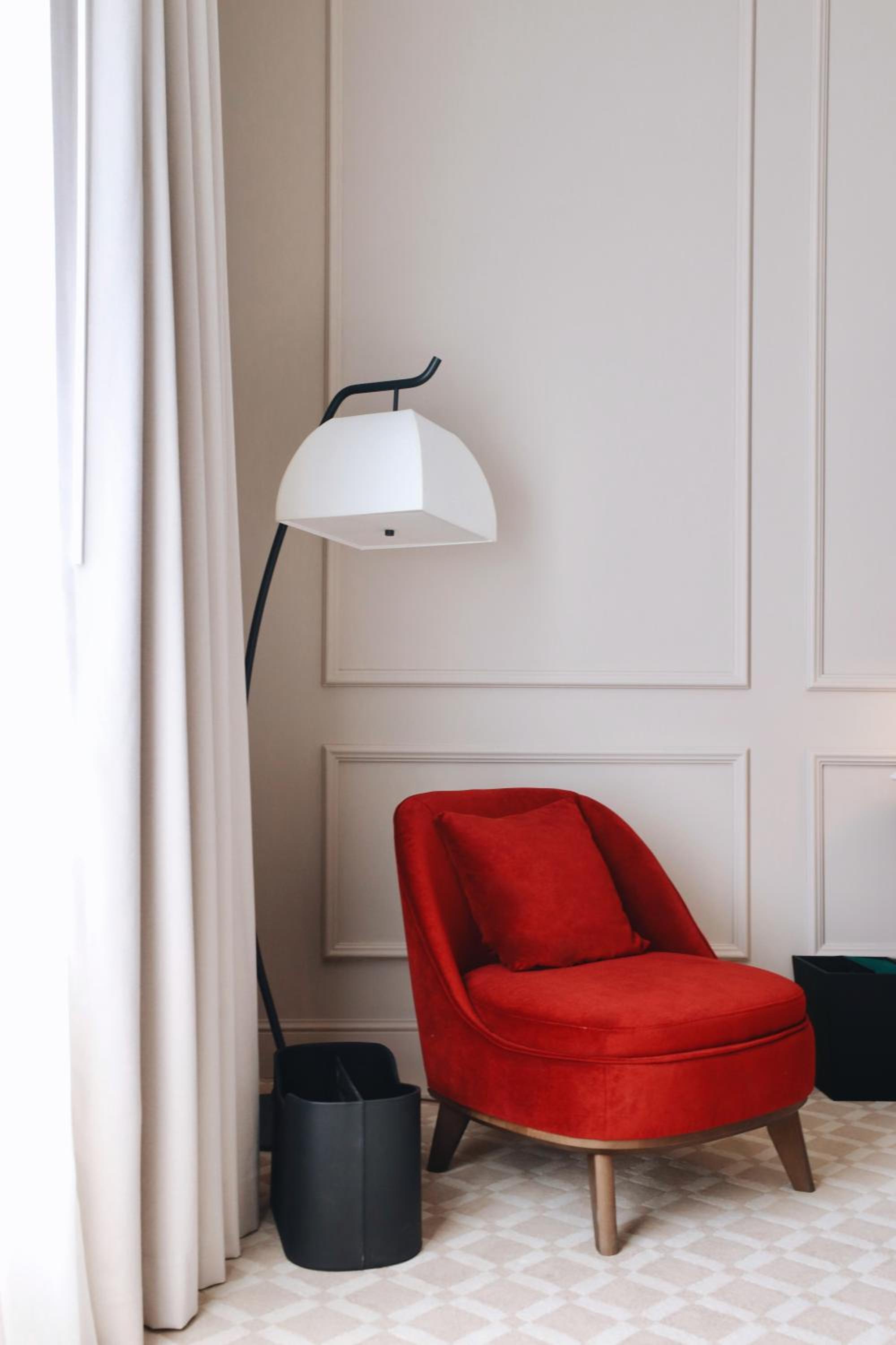 Superior Corner Room