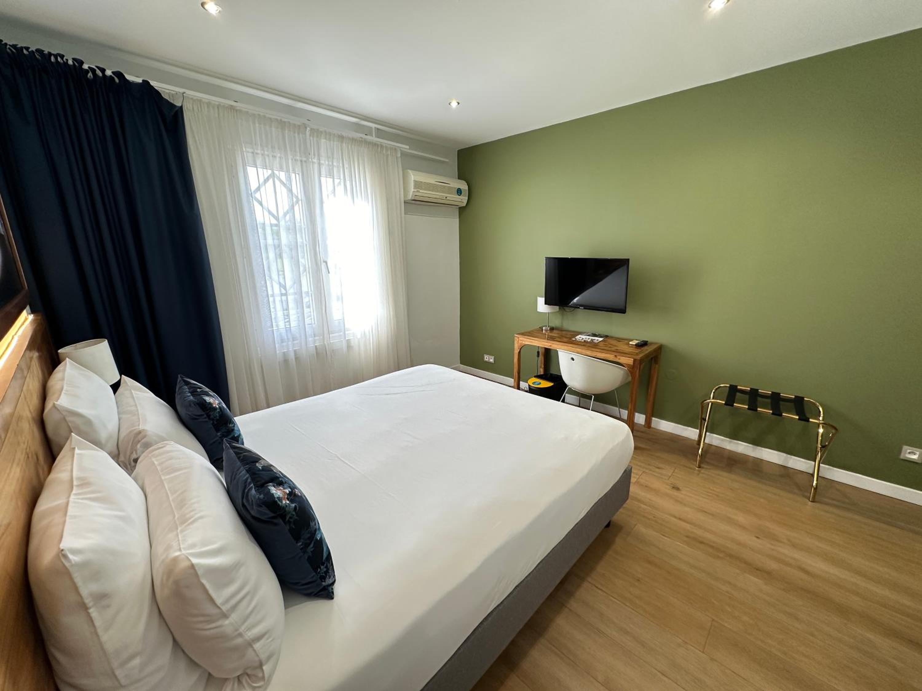 Standard Double Room - Photo 4