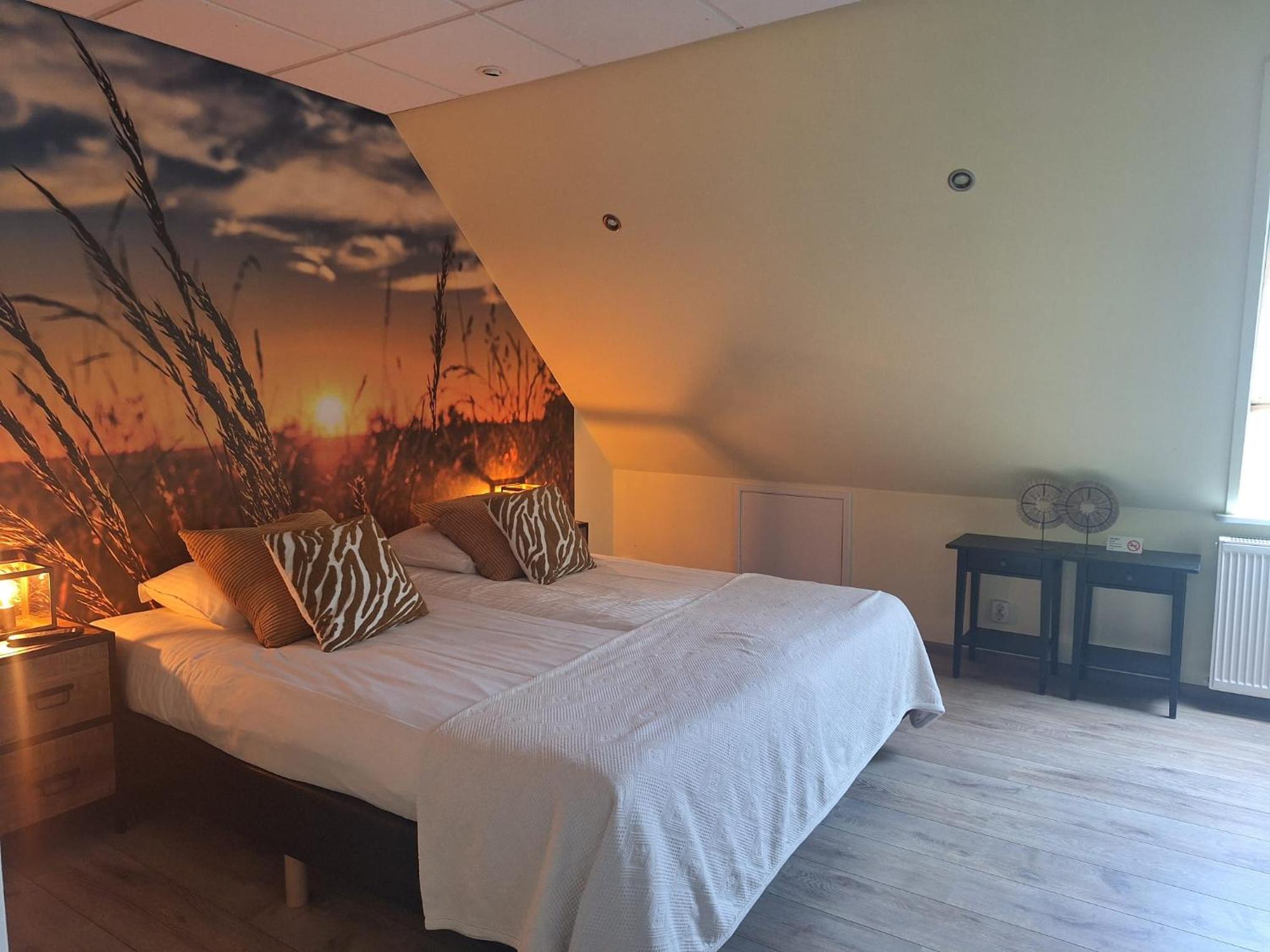 Deluxe Room (1 adult + 1 child) photo 1