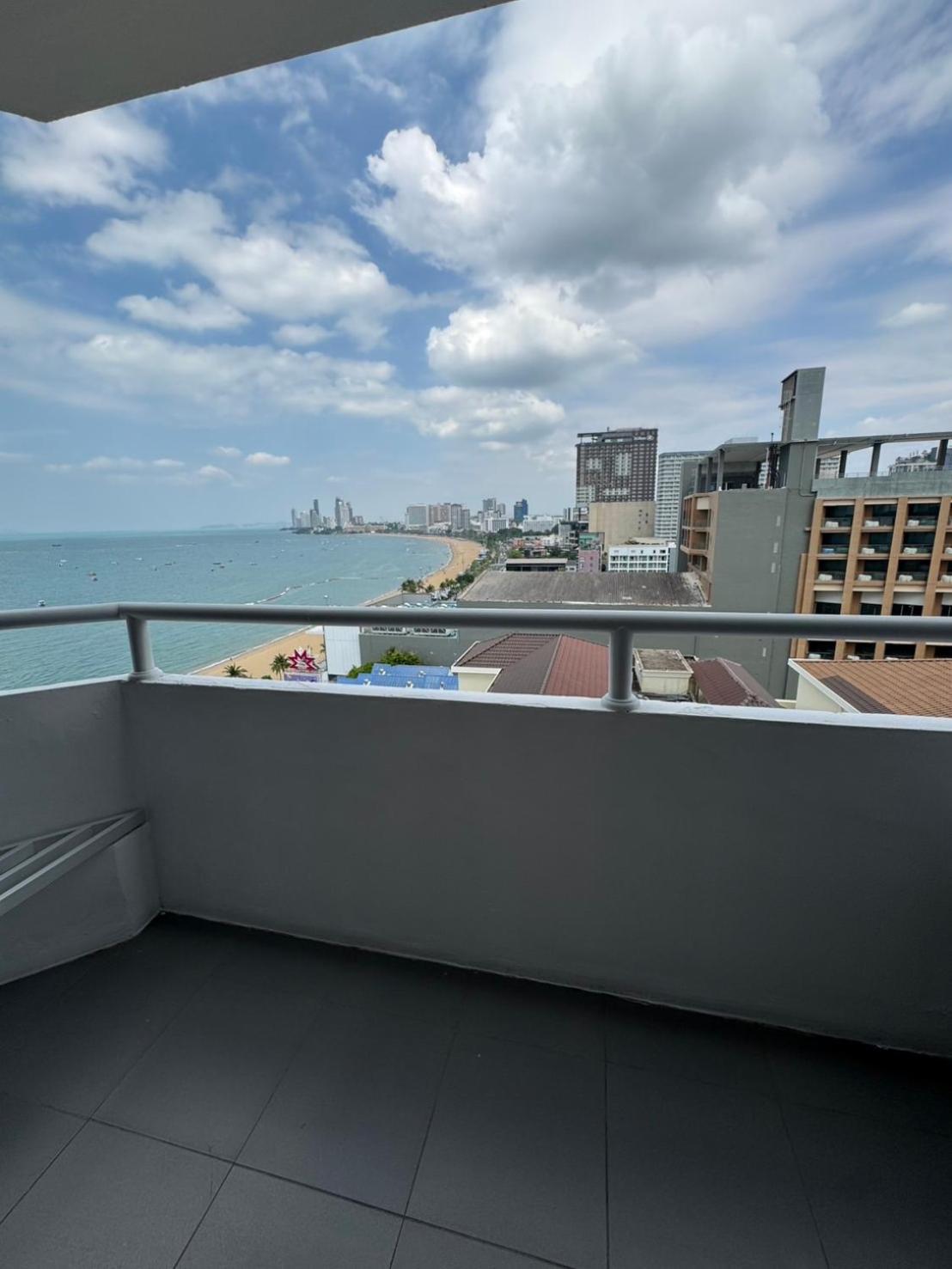 Deluxe Twin Room with Sea View - Photo 3