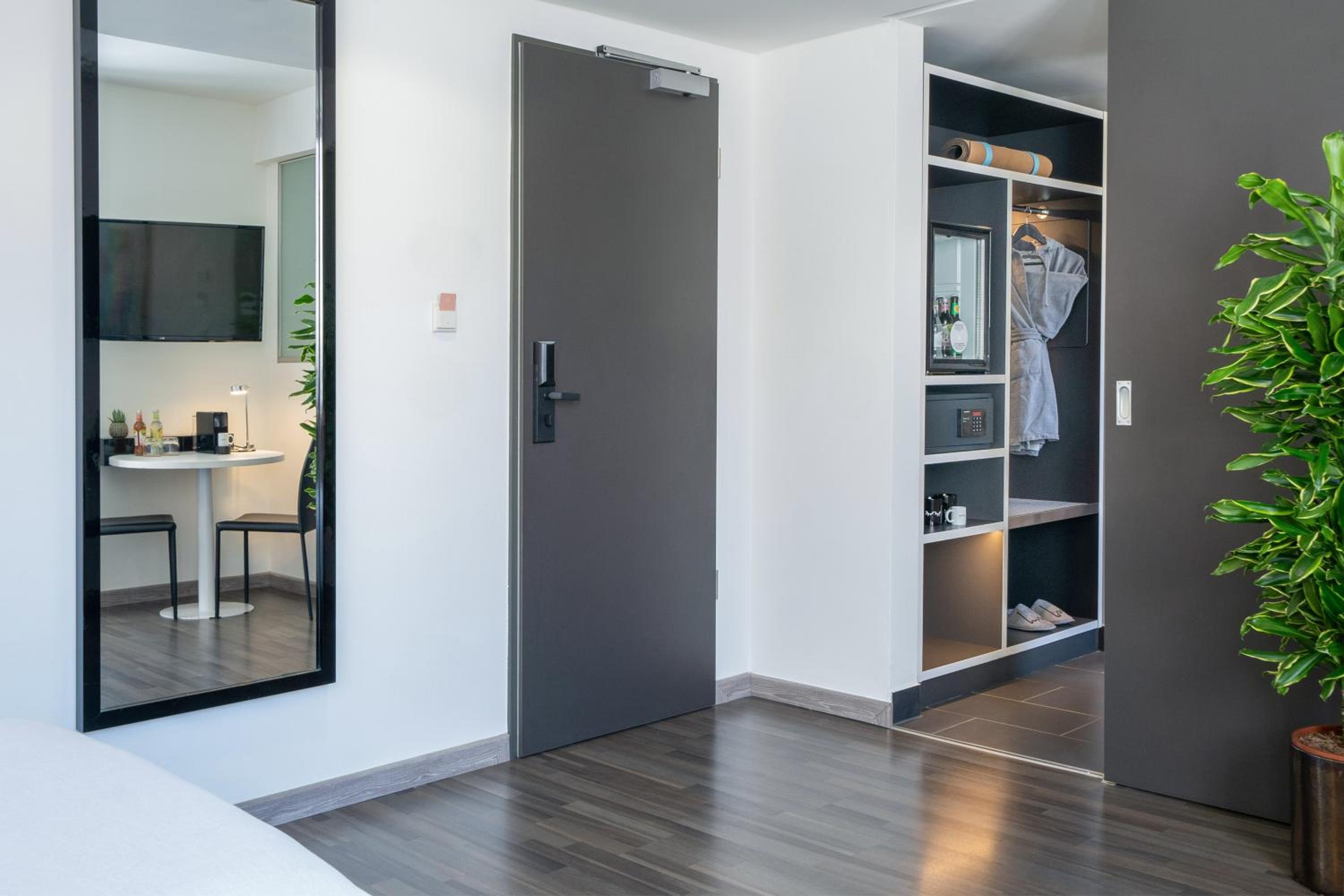 The Innside Premium Room - Photo 9