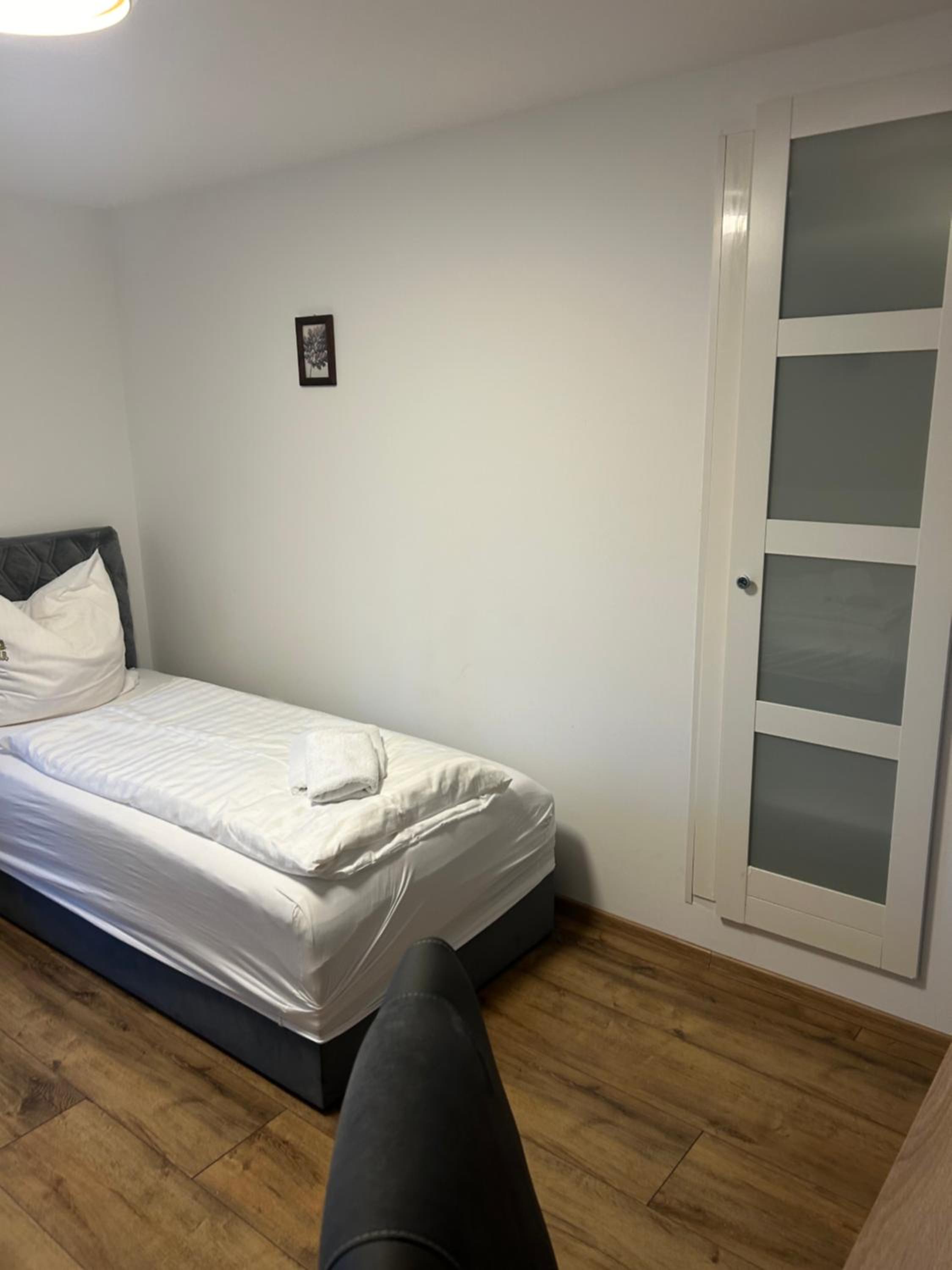 Economy Double Room - Photo 7