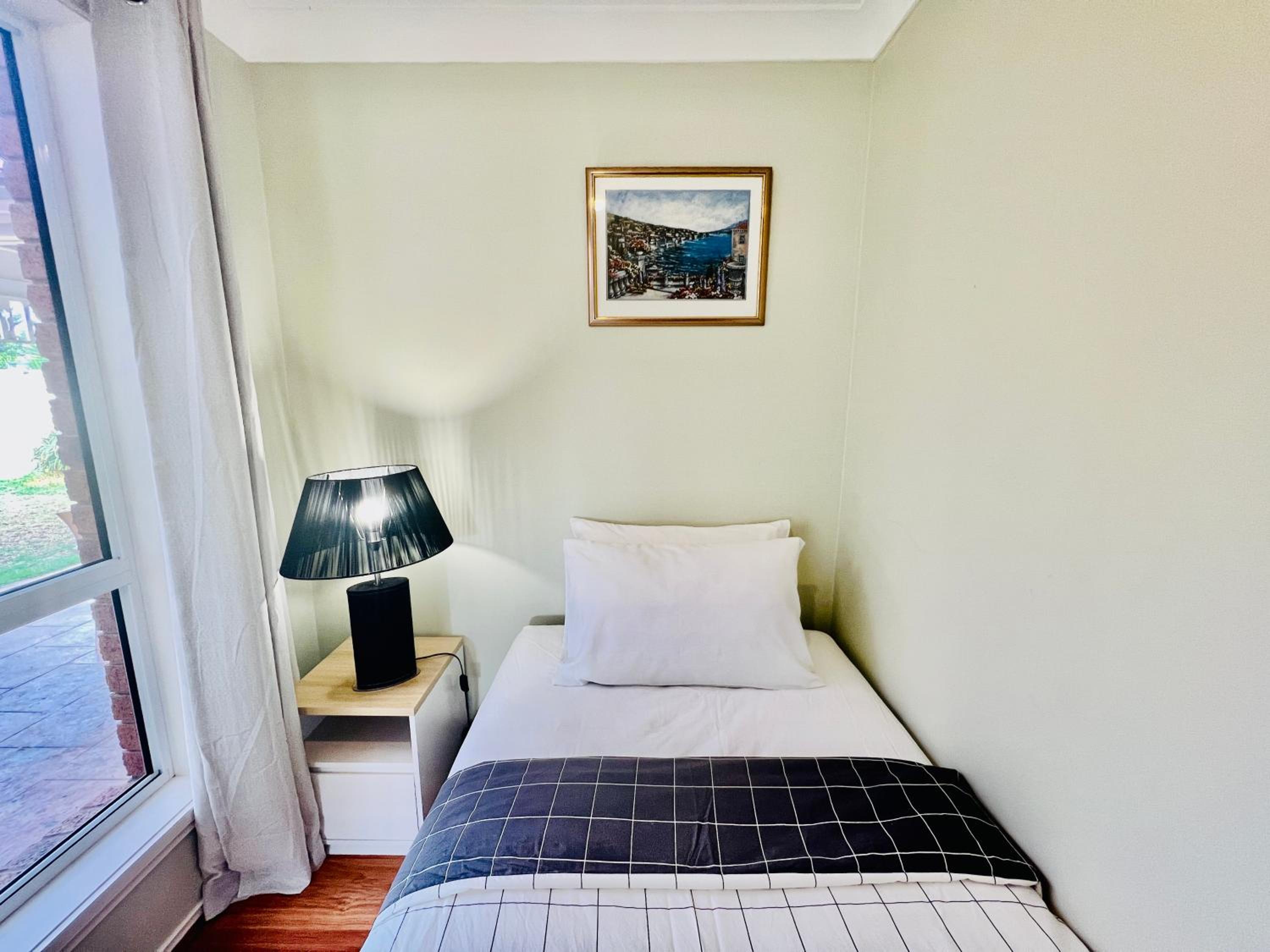 Single Room with Shared Bathroom photo 1