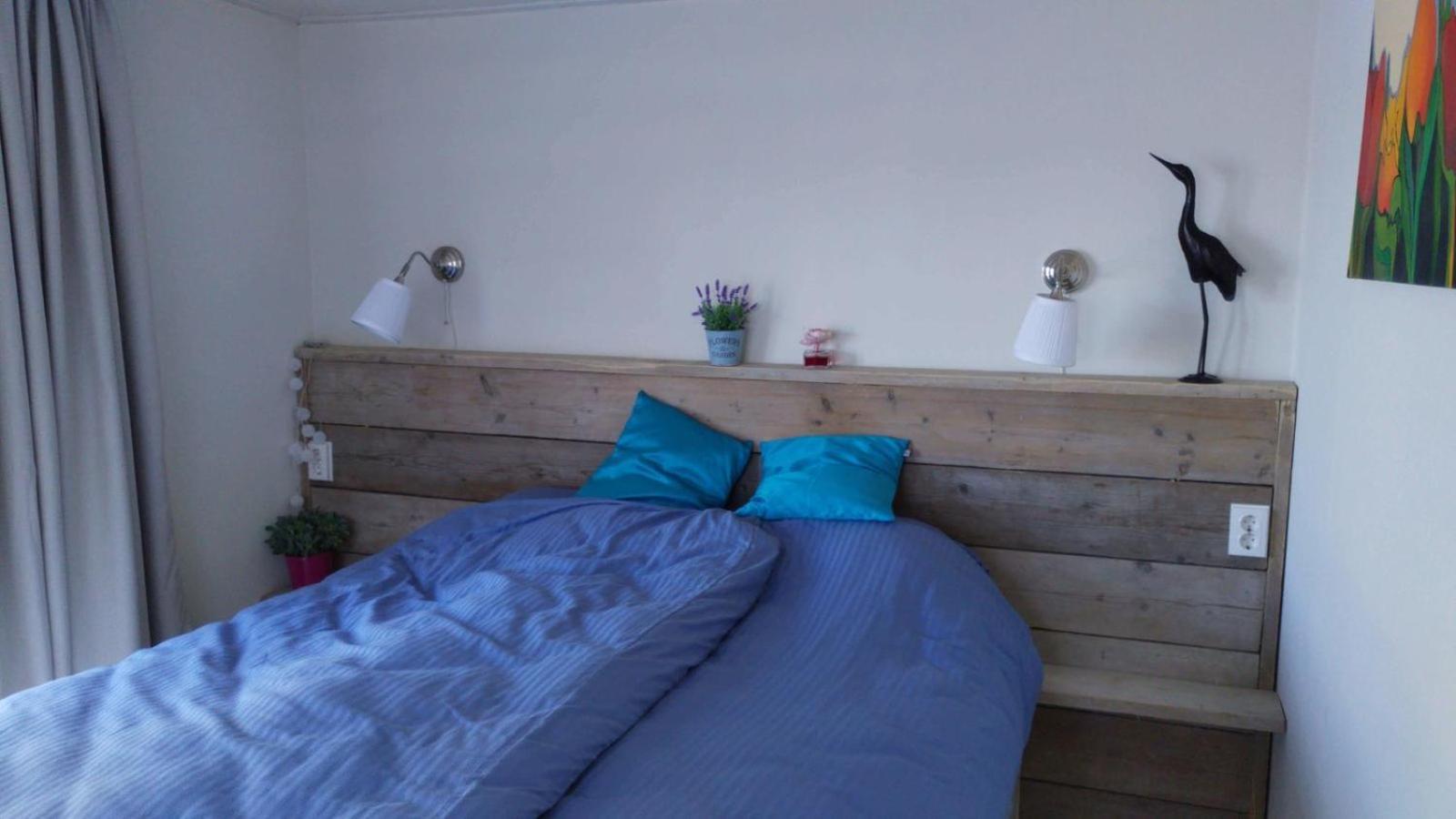 Five-Bedroom House photo 1
