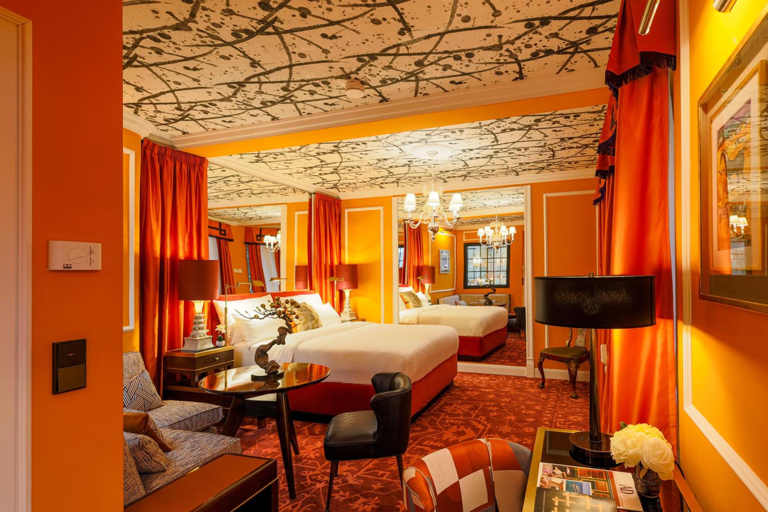 Suite with Terrace (Master Suite)