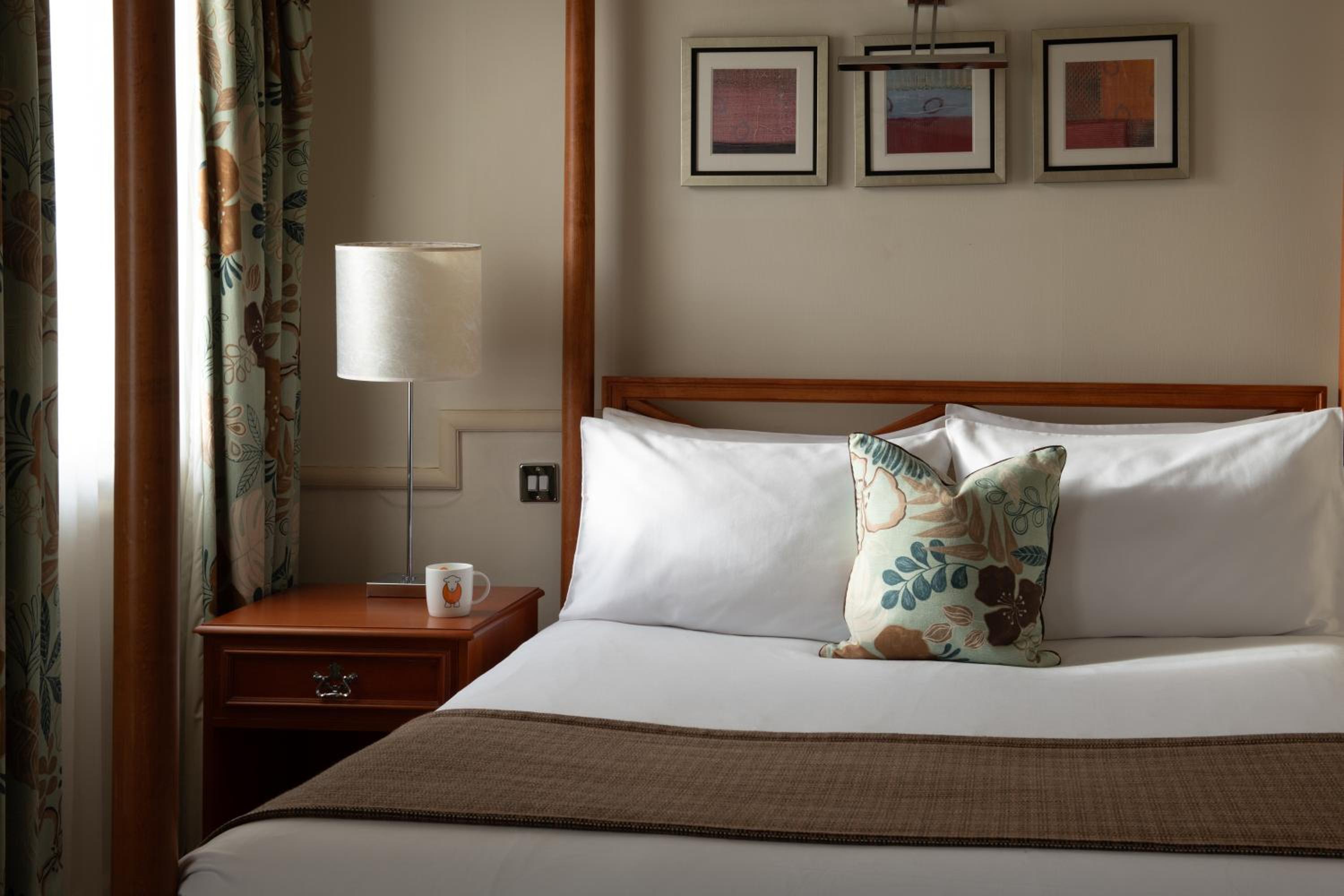 4 Poster Suite
