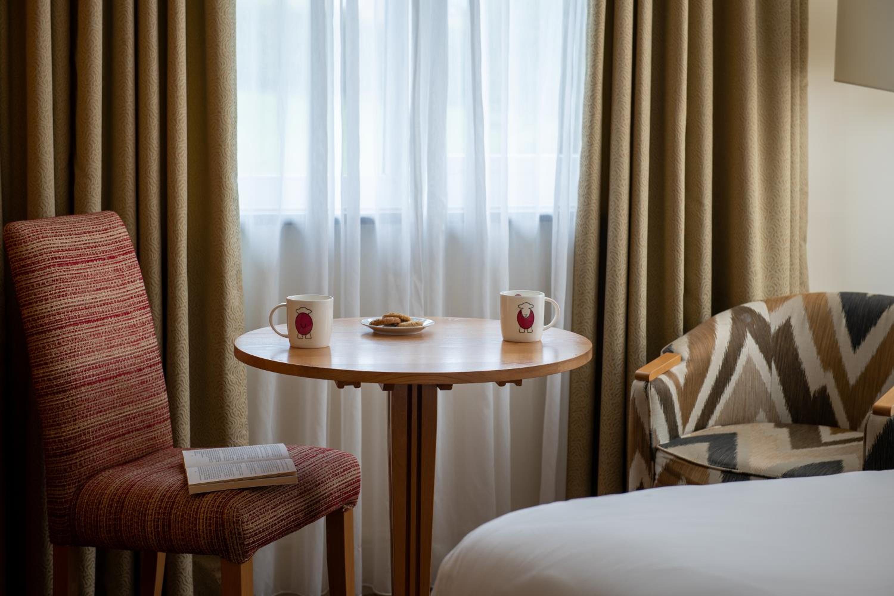 Standard accessible twin room - Photo 1