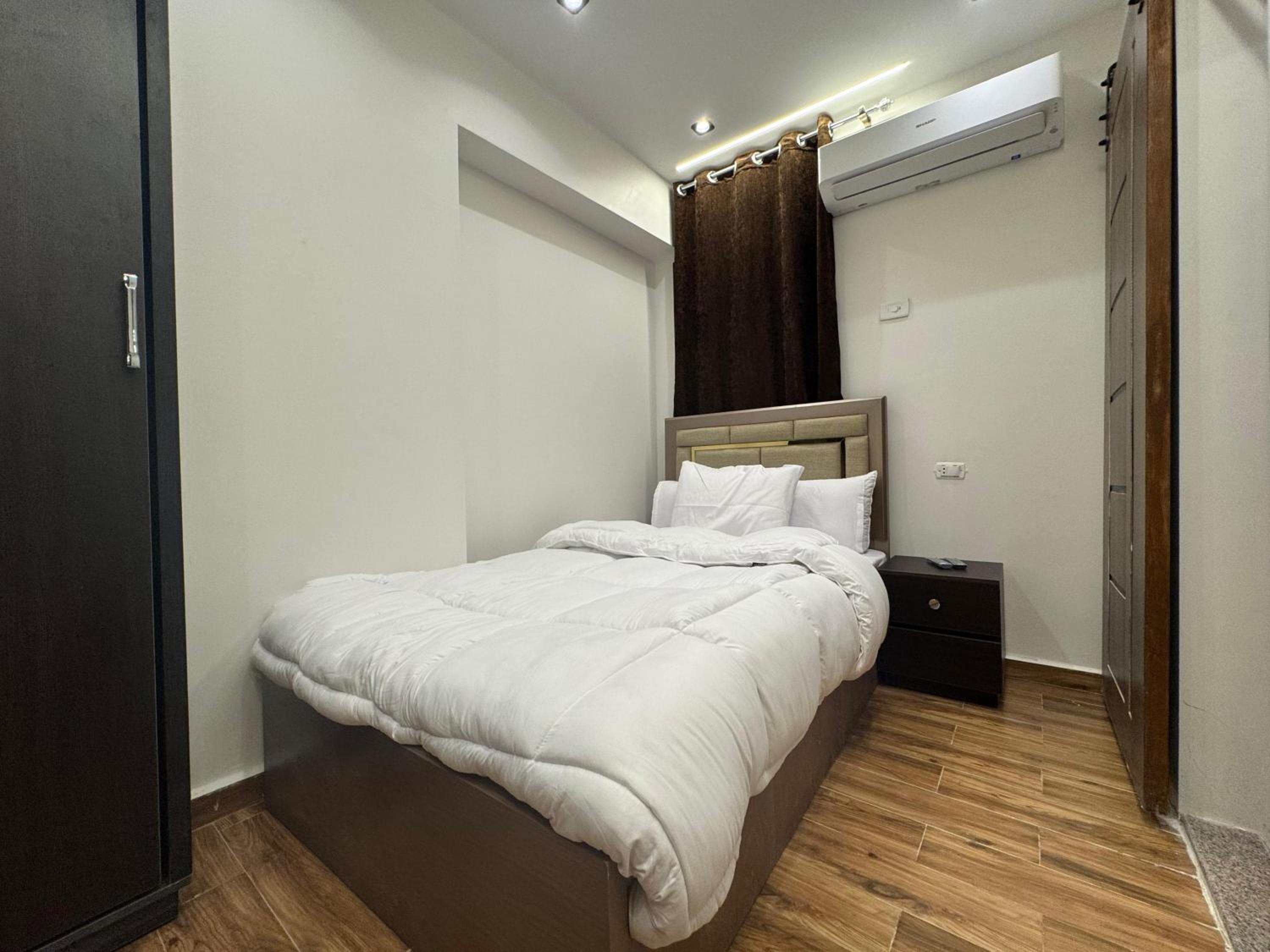 Deluxe Single Room