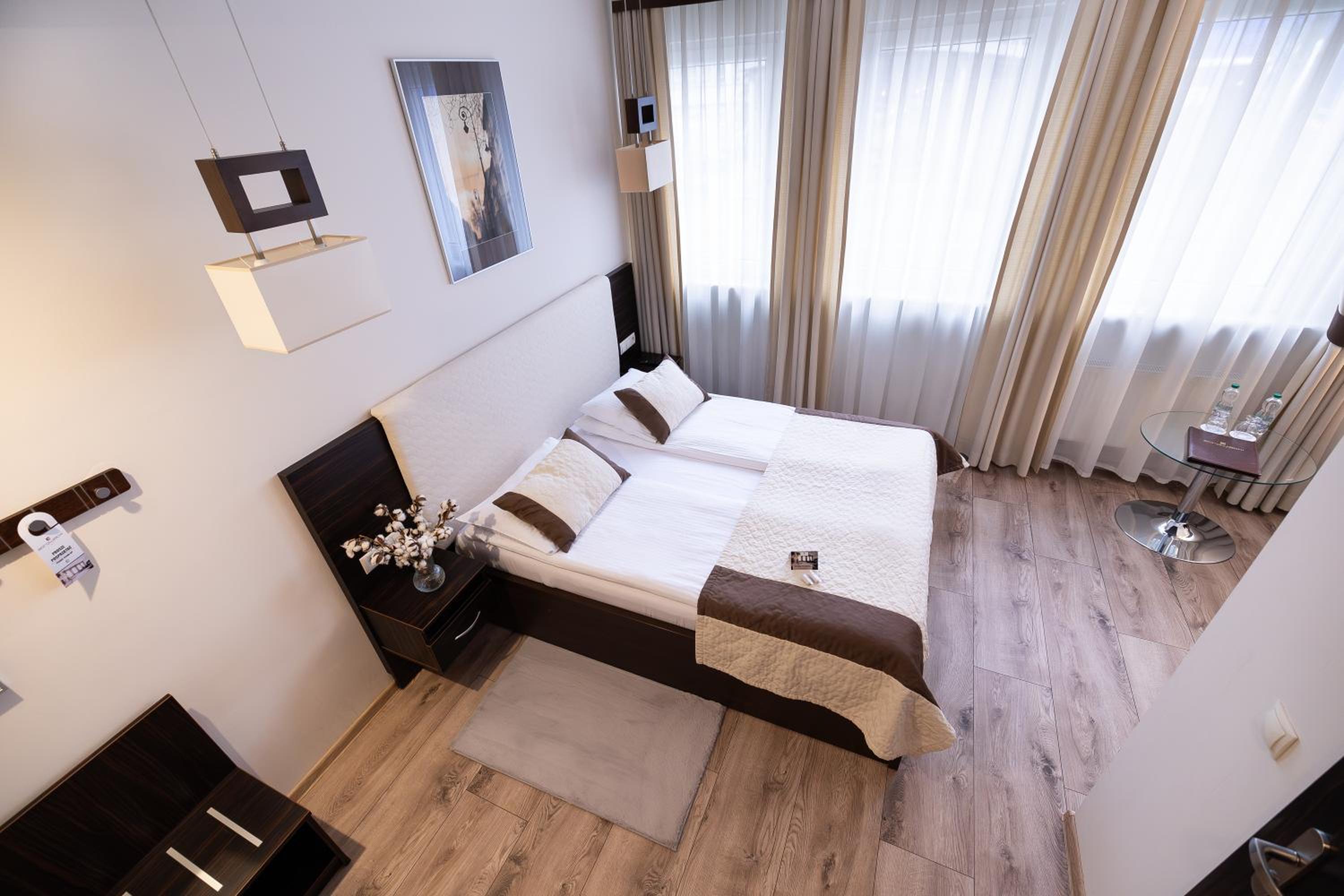 Large Double Room