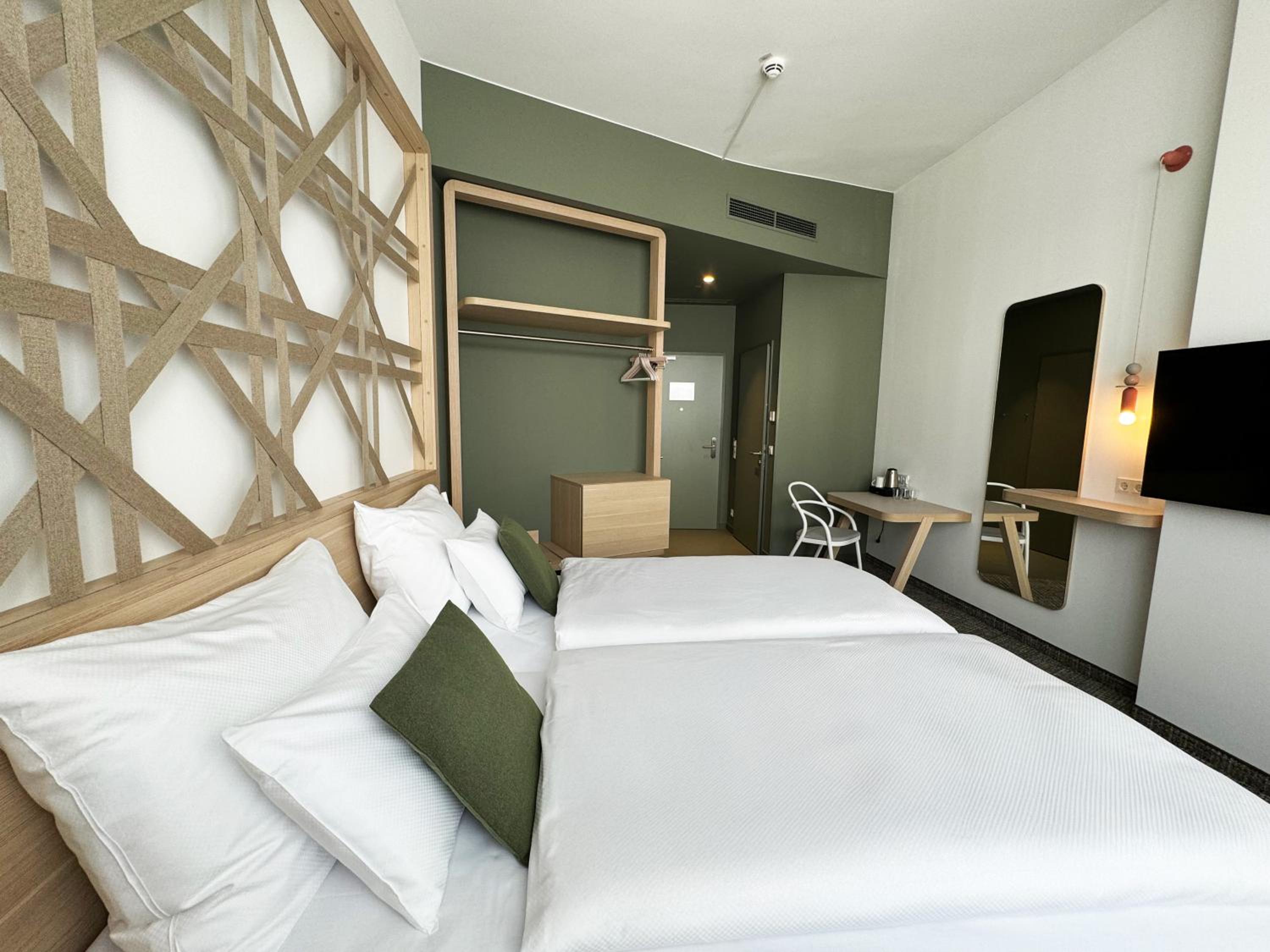 Double or Twin Room photo 3