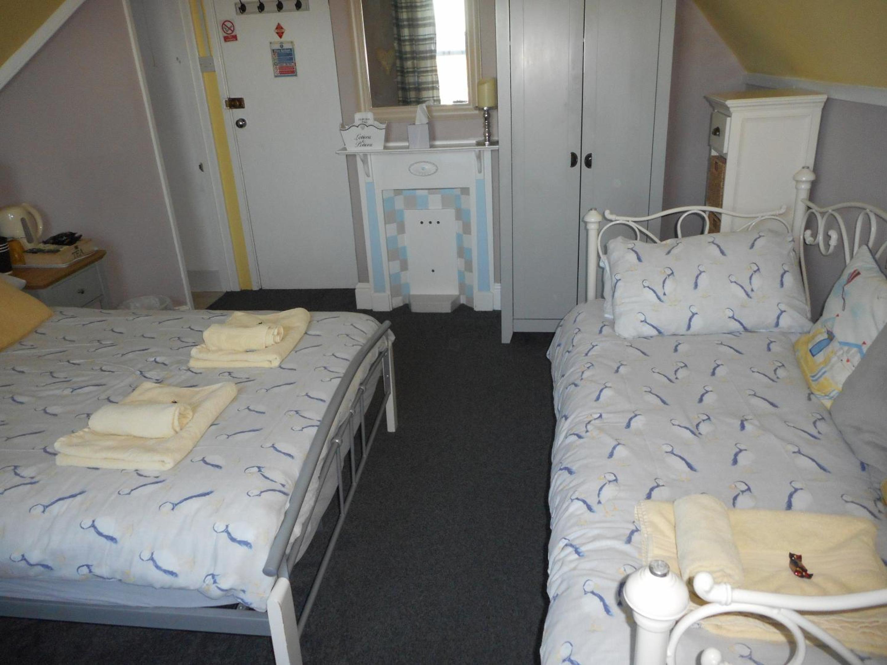Standard Triple Room - Photo 8