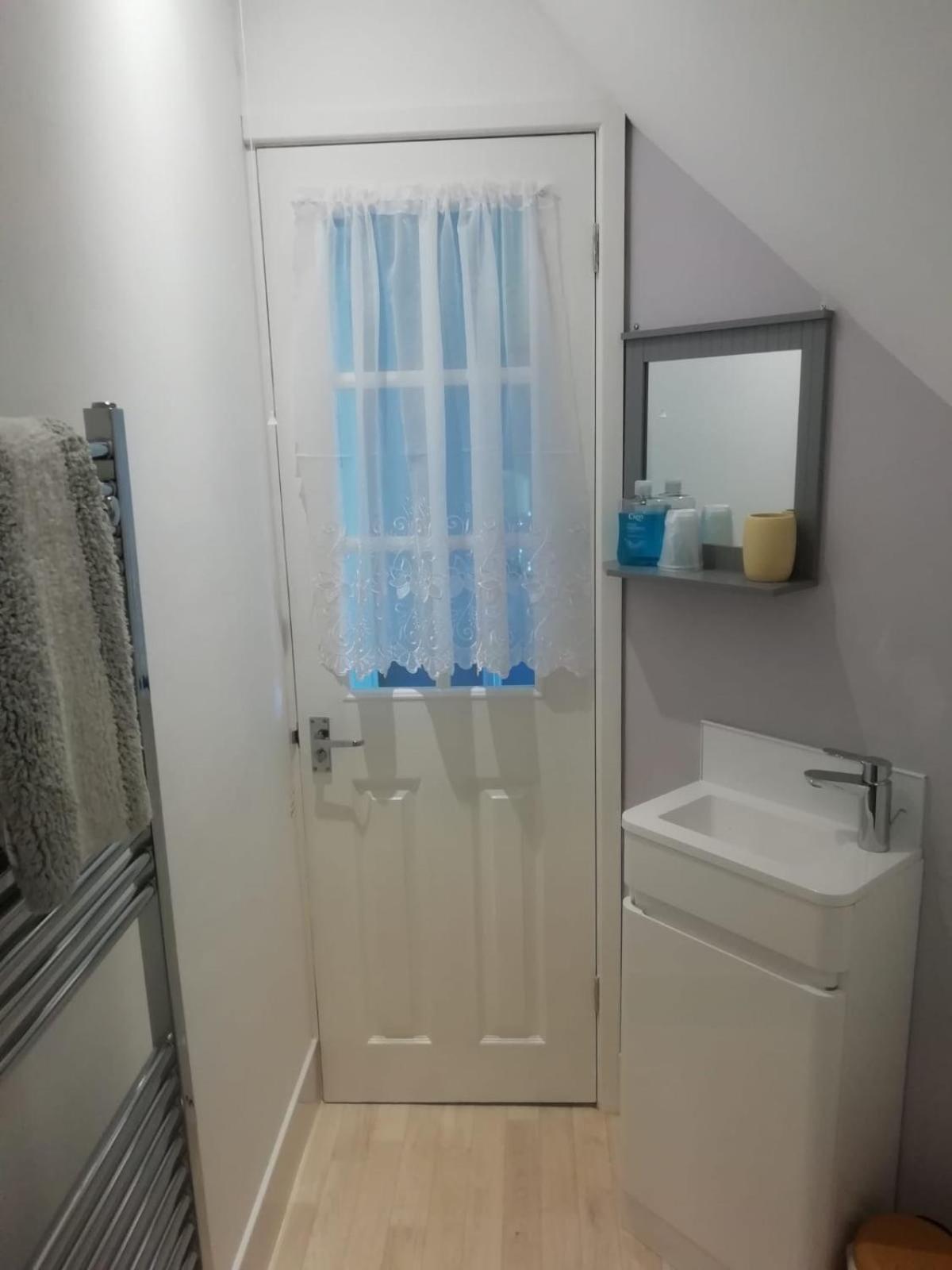 Standard Triple Room - Photo 4